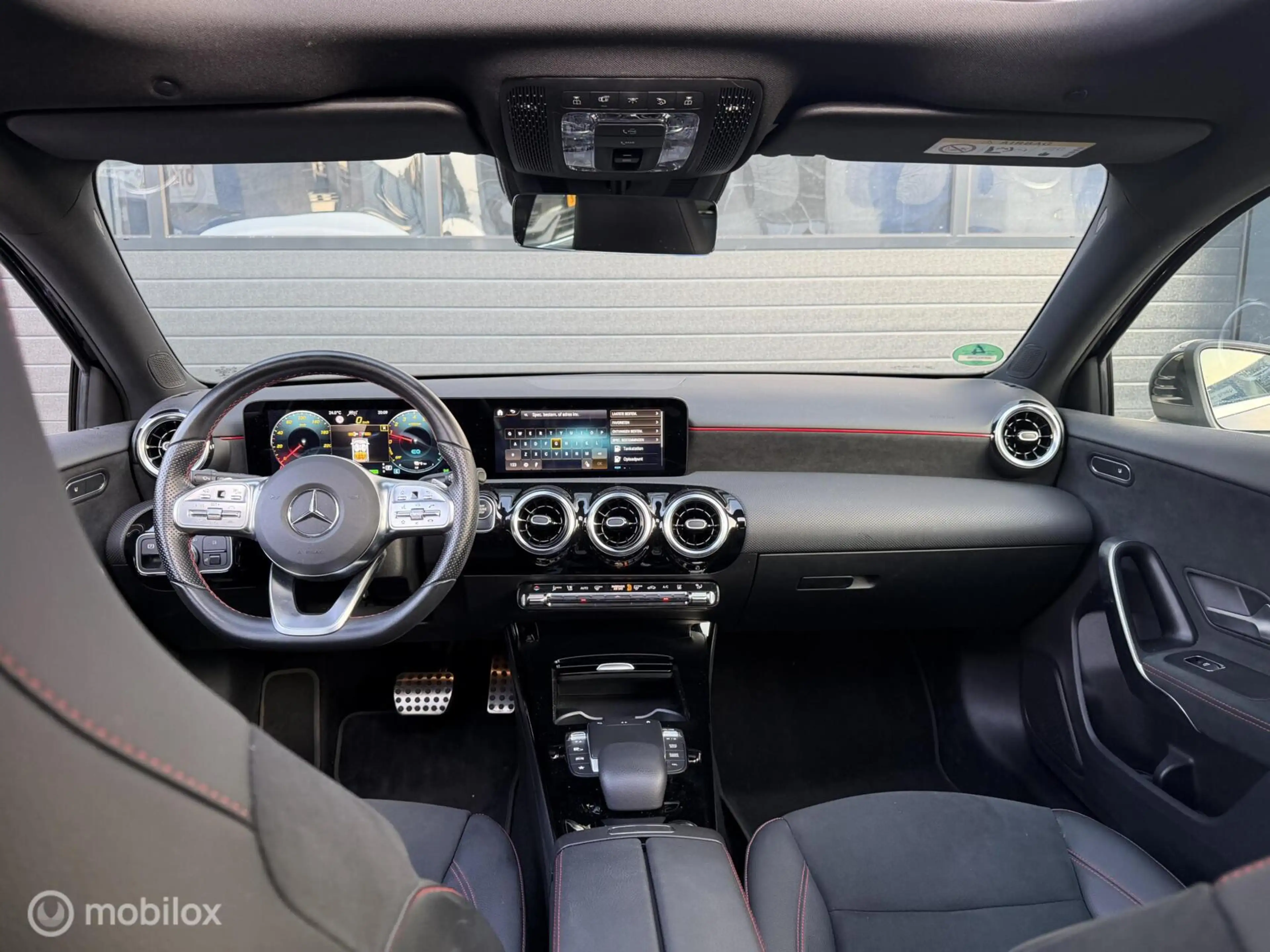 Mercedes-Benz A 250 e Premium Plus | AMG | Pano | ACC |360 — photo 18