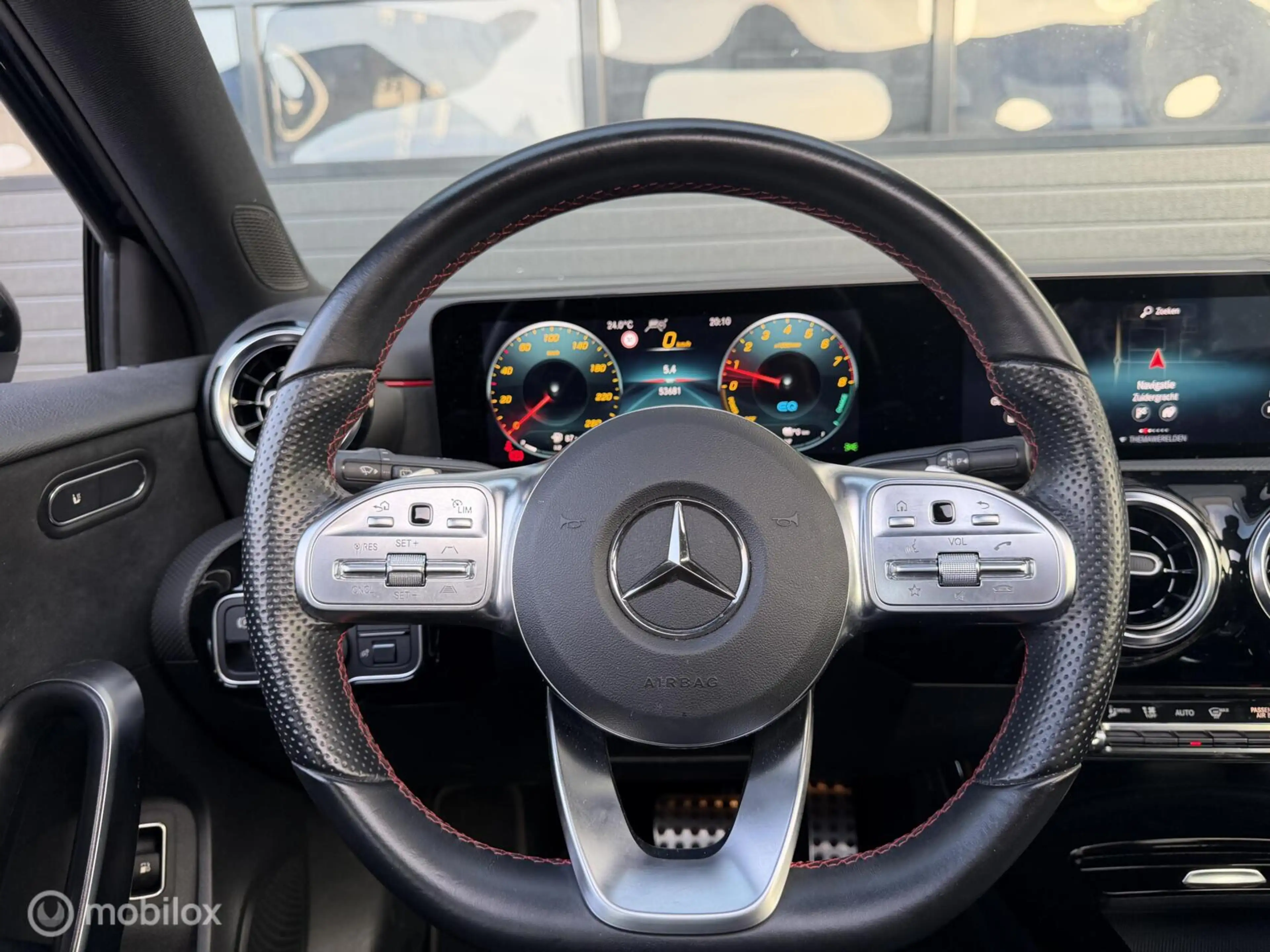 Mercedes-Benz A 250 e Premium Plus | AMG | Pano | ACC |360 — photo 20