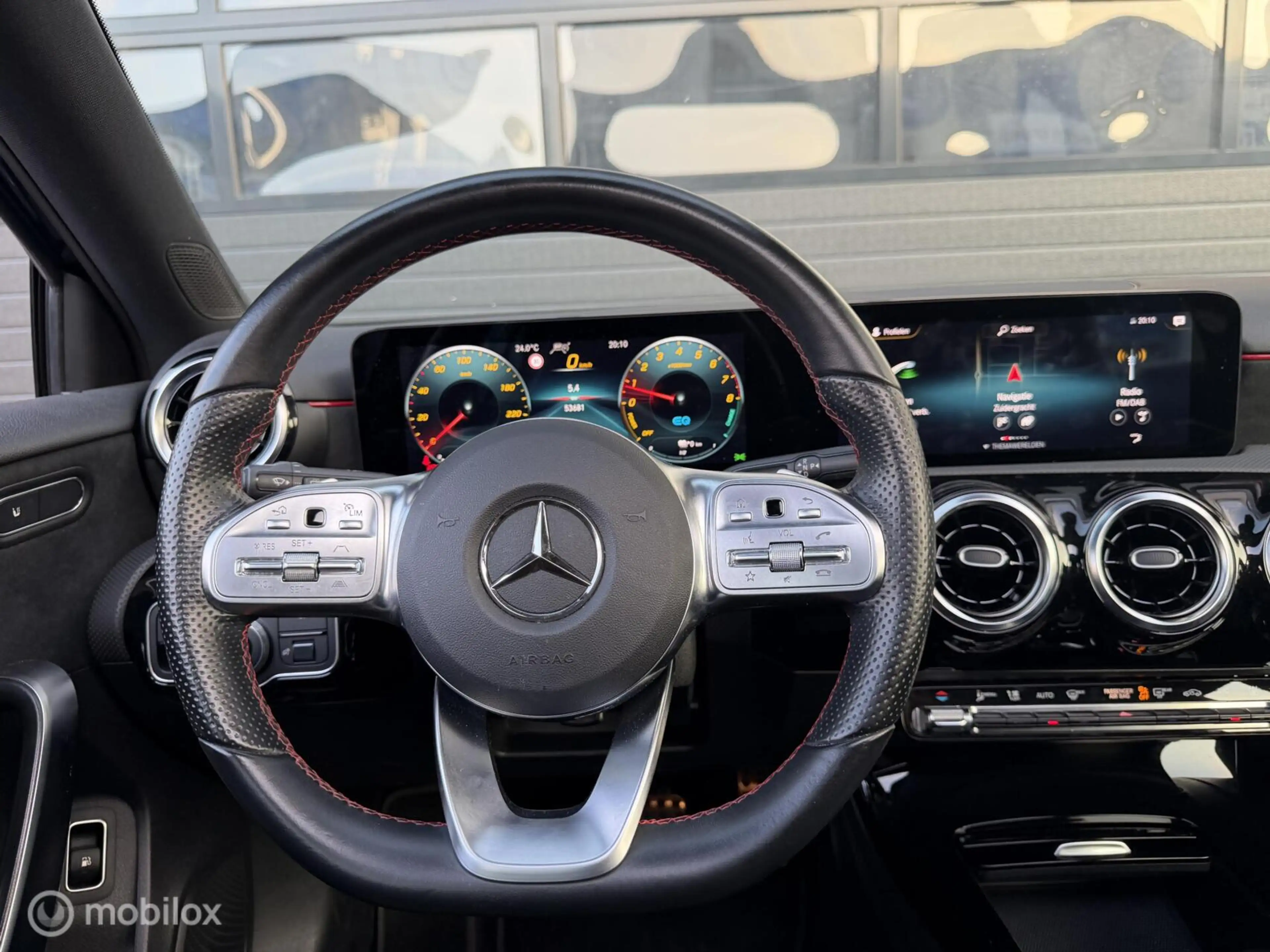 Mercedes-Benz A 250 e Premium Plus | AMG | Pano | ACC |360 — photo 19