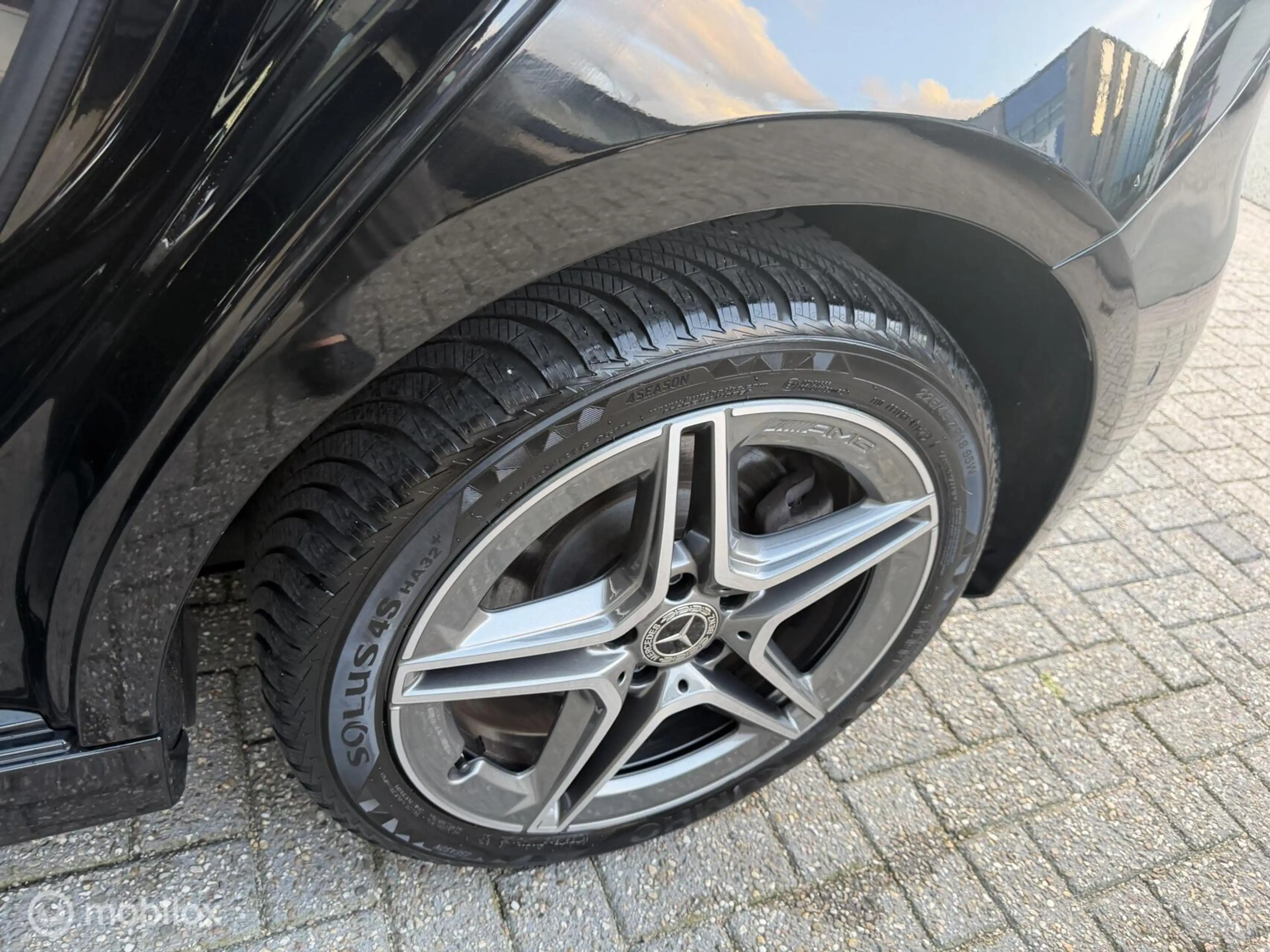 Mercedes-Benz A 250 e Premium Plus | AMG | Pano | ACC |360 — photo 13