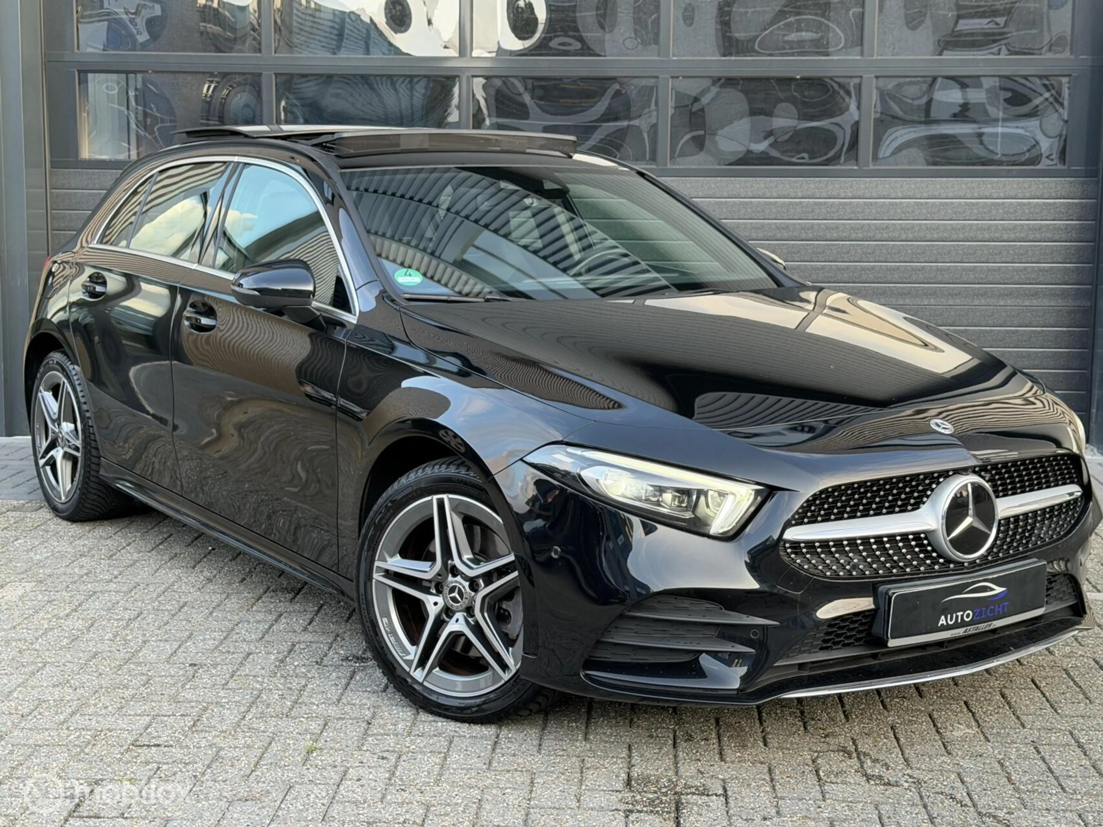 Mercedes-Benz A 250 e Premium Plus | AMG | Pano | ACC |360 — photo 3