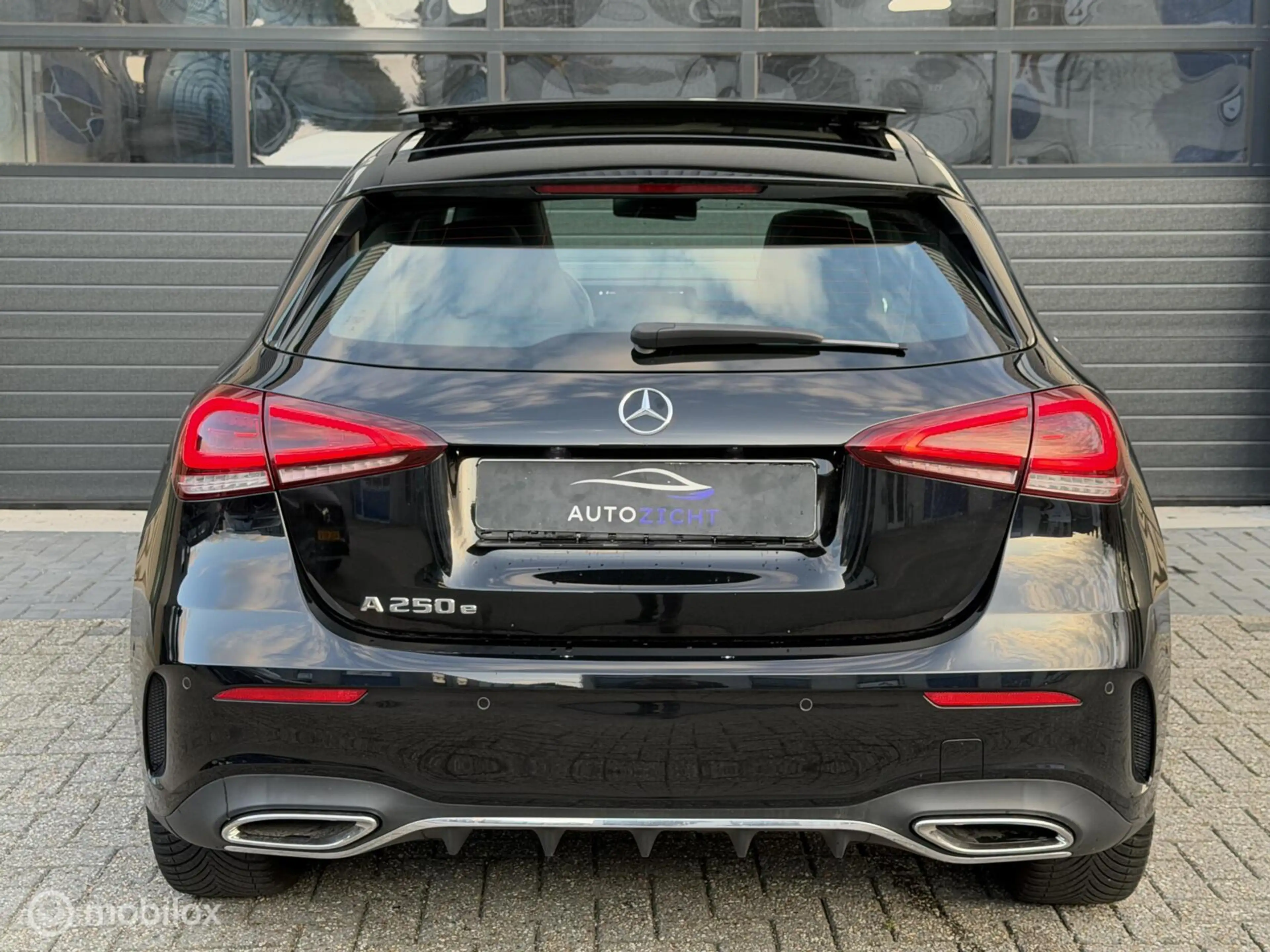 Mercedes-Benz A 250 e Premium Plus | AMG | Pano | ACC |360 — photo 5