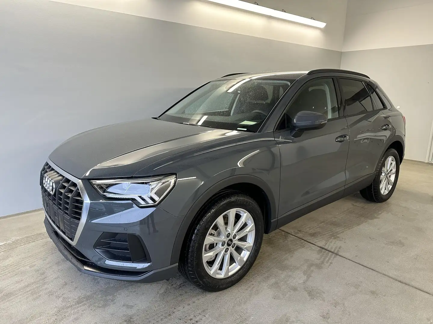 Audi Q3 40 TDI quattro AHK+ACC+Navi 40 TDI S tronic qua... Grau - 1