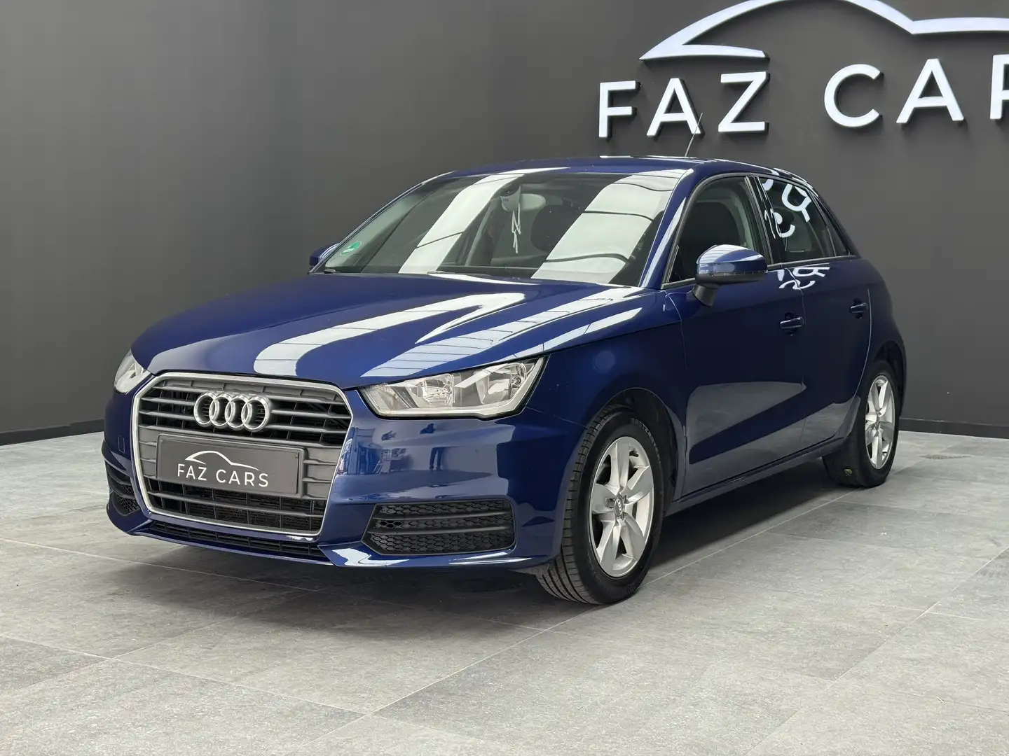 Audi A1 A1 Sportback 1.4 TDi S tronic *GPS + CLIM + JANTE* Bleu - 2