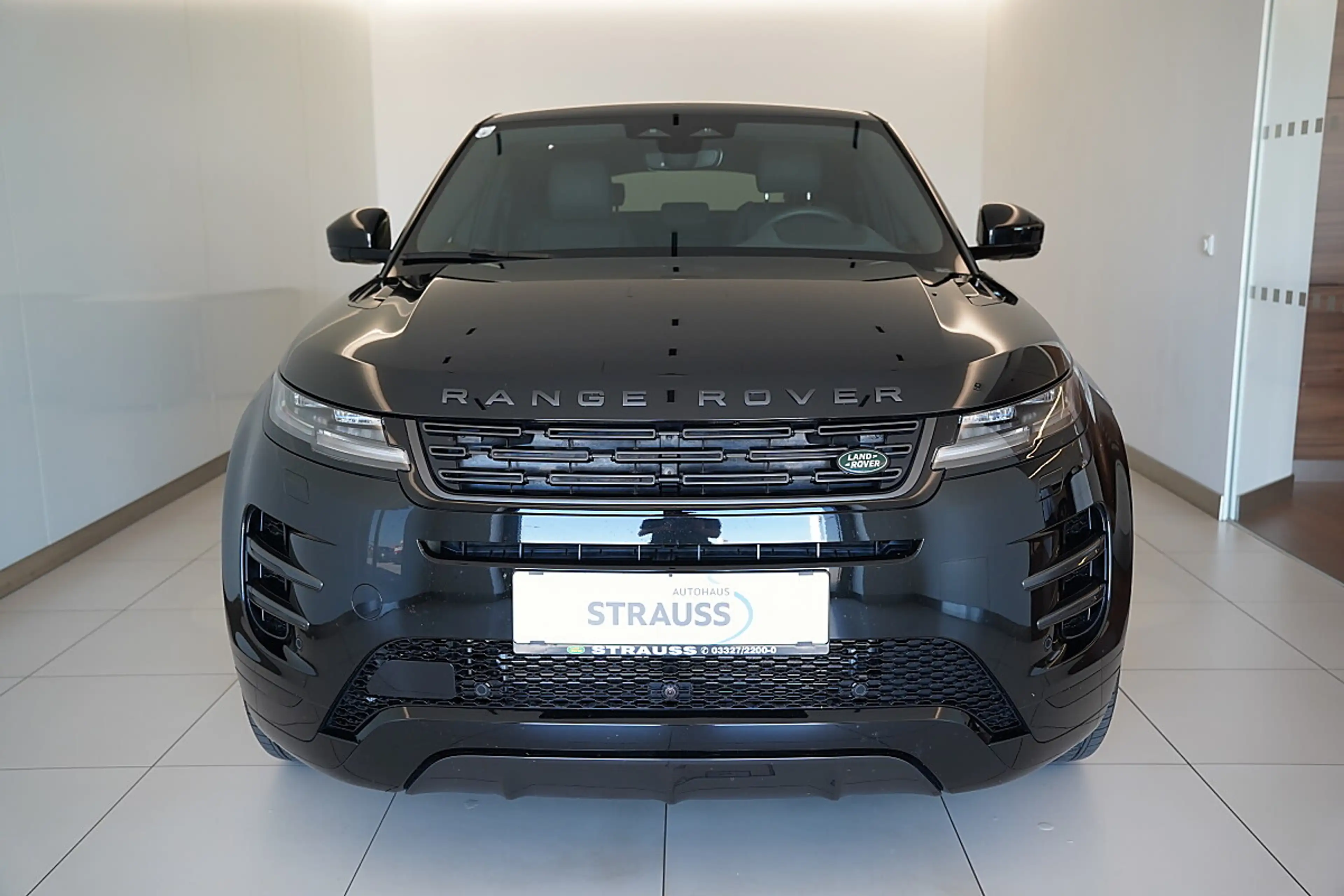 Land Rover Range Rover Evoque Dynamic SE P270e — photo 2
