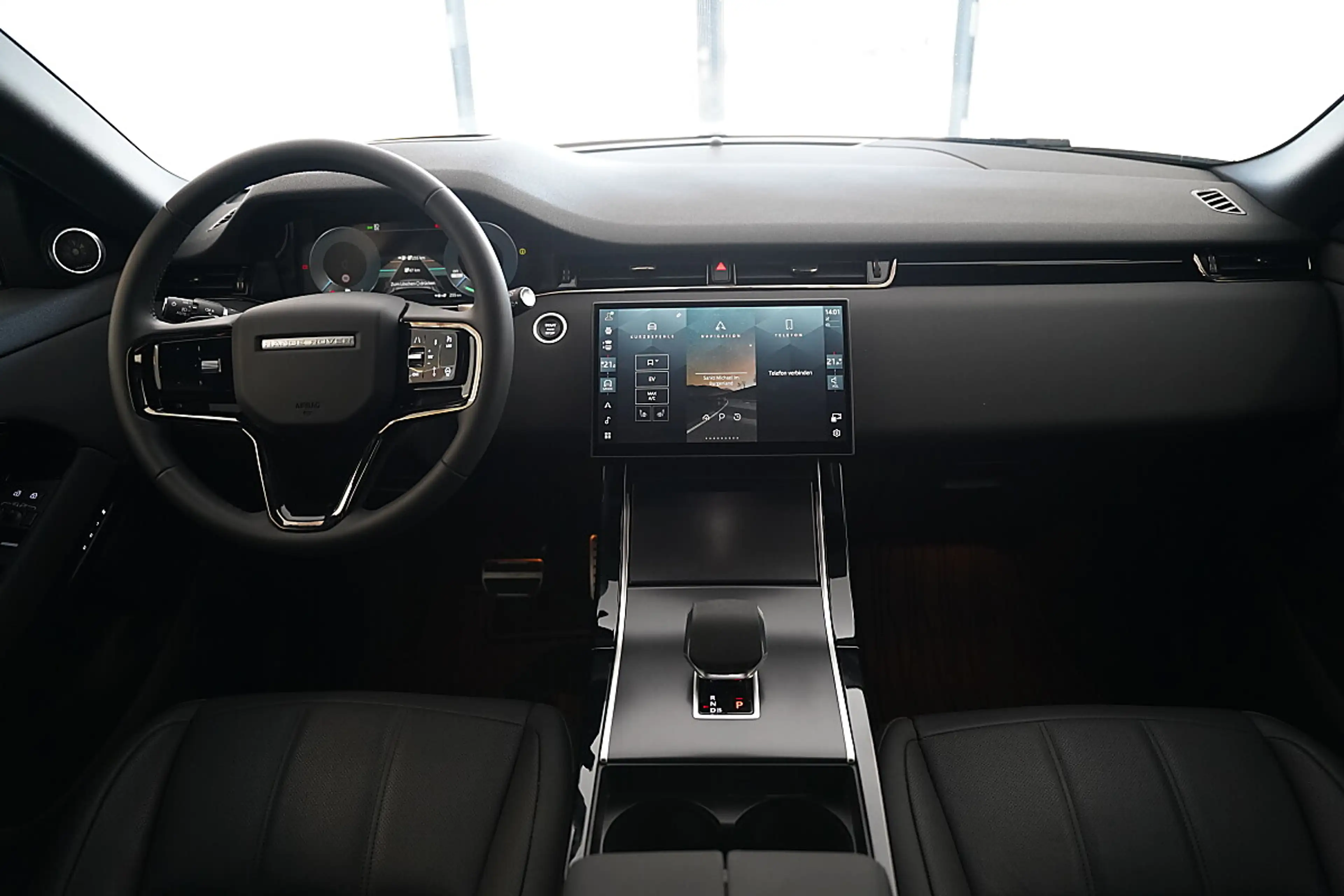 Land Rover Range Rover Evoque Dynamic SE P270e — photo 8