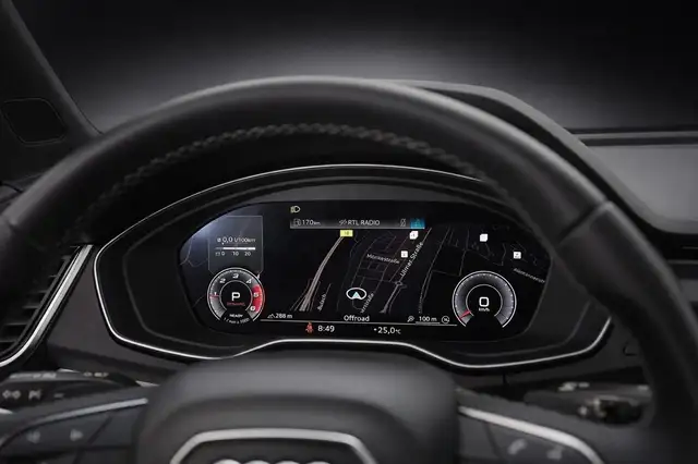 Audi SQ5 view 13
