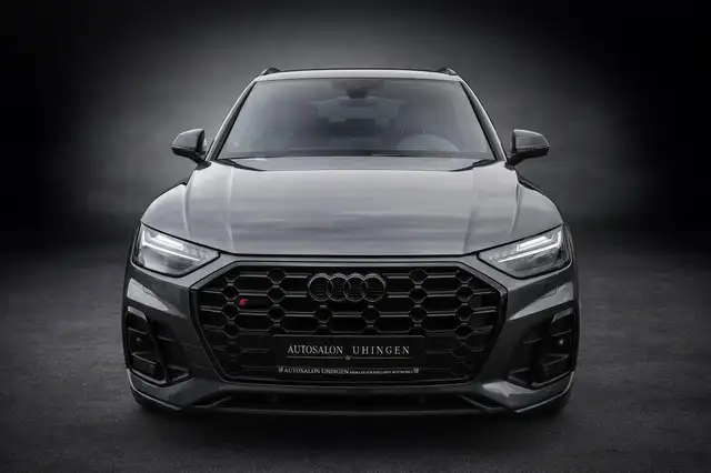 Audi SQ5 view 4
