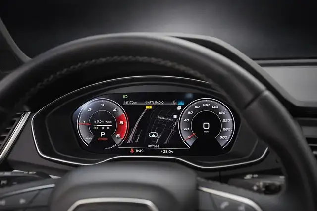 Audi SQ5 view 14
