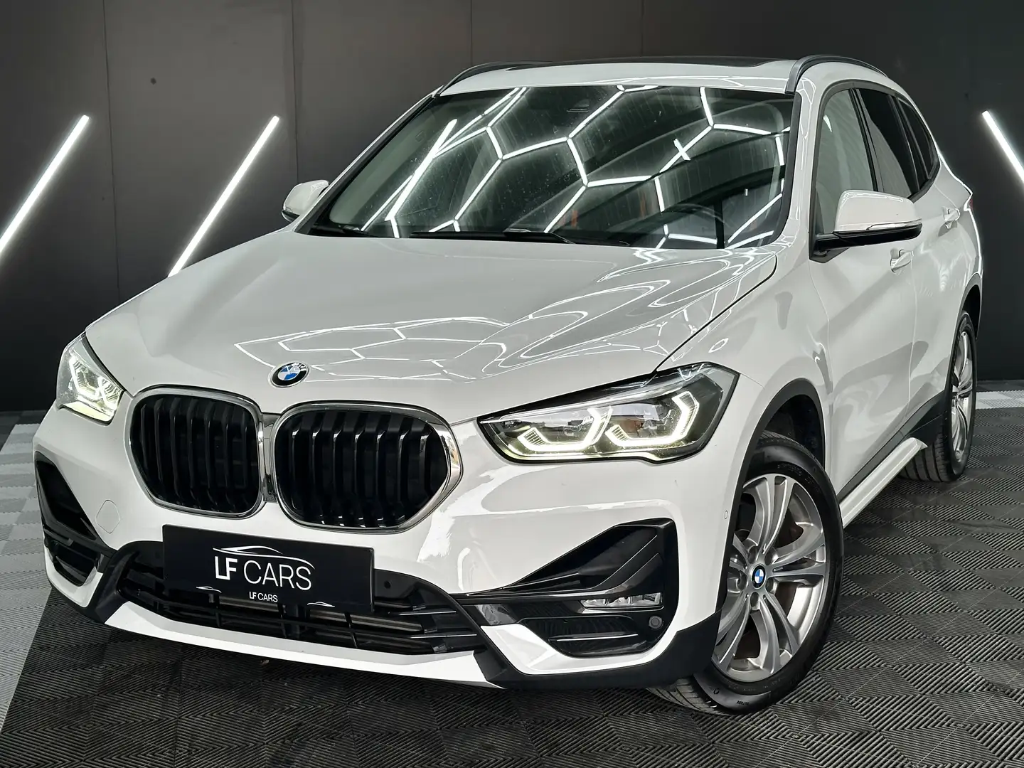 BMW X1 xDrive 20 d Sport Line Weiß - 1