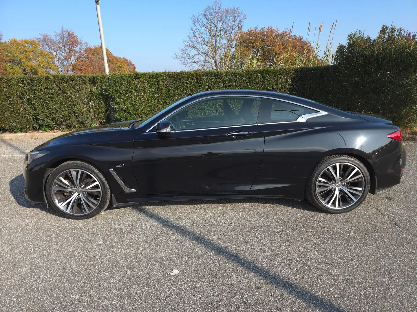 Infiniti Q60 Premium Tech Coupe 2.0 Turbo Benzina a Trazione Posteriore Schwarz - 2