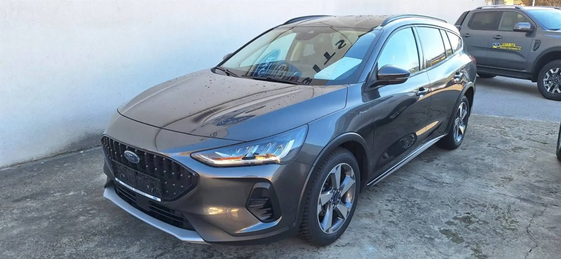 Ford Focus Turnier Active 1,0 EcoBoost Hy Grau - 1