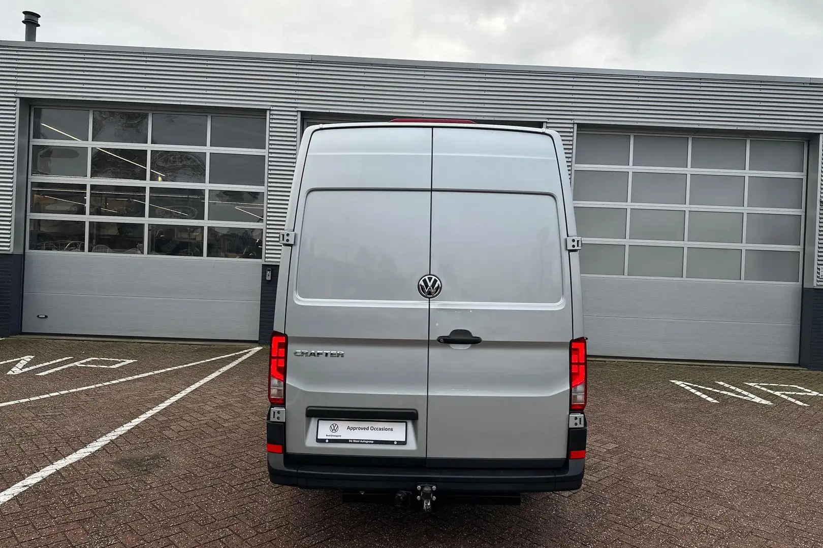 Volkswagen Crafter 30 2.0 TDI 140pk L3H3 Trendline | Trekhaak, Naviga Argent - 2