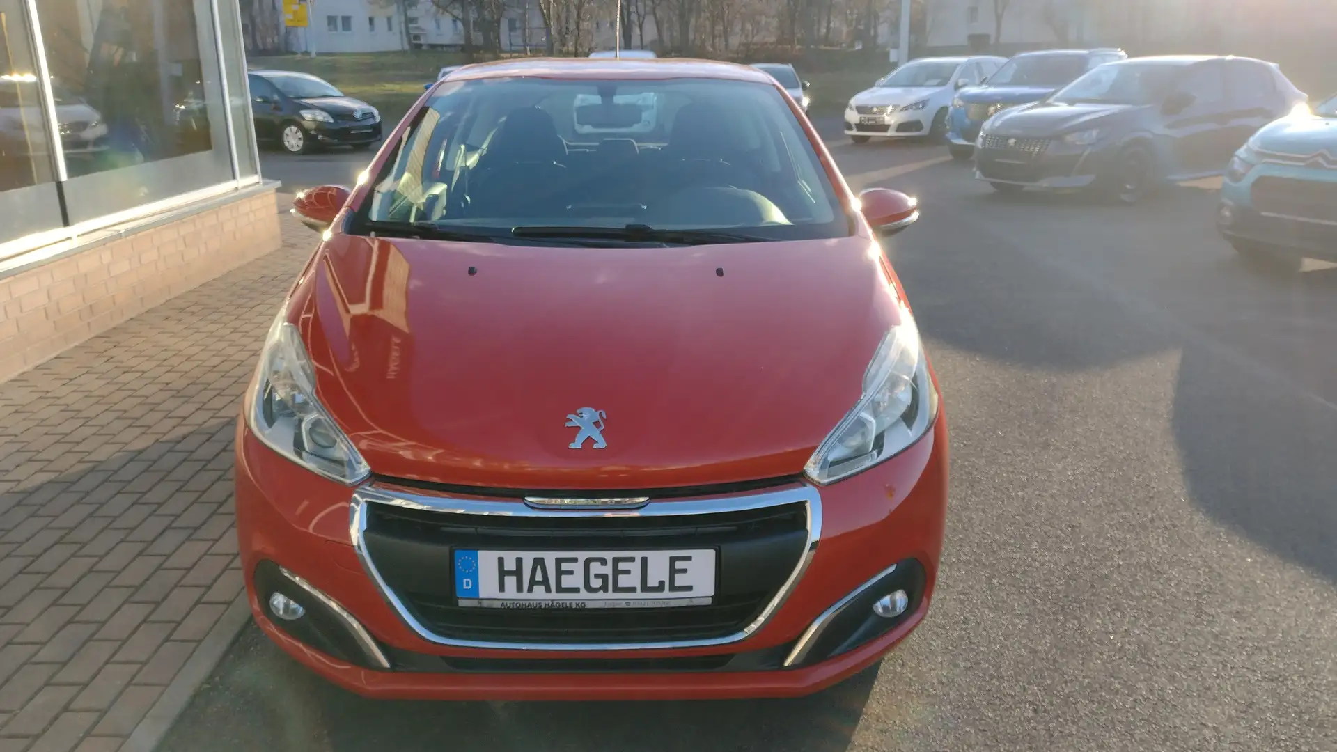 Peugeot 208 208 PureTech 82 Active Orange - 2