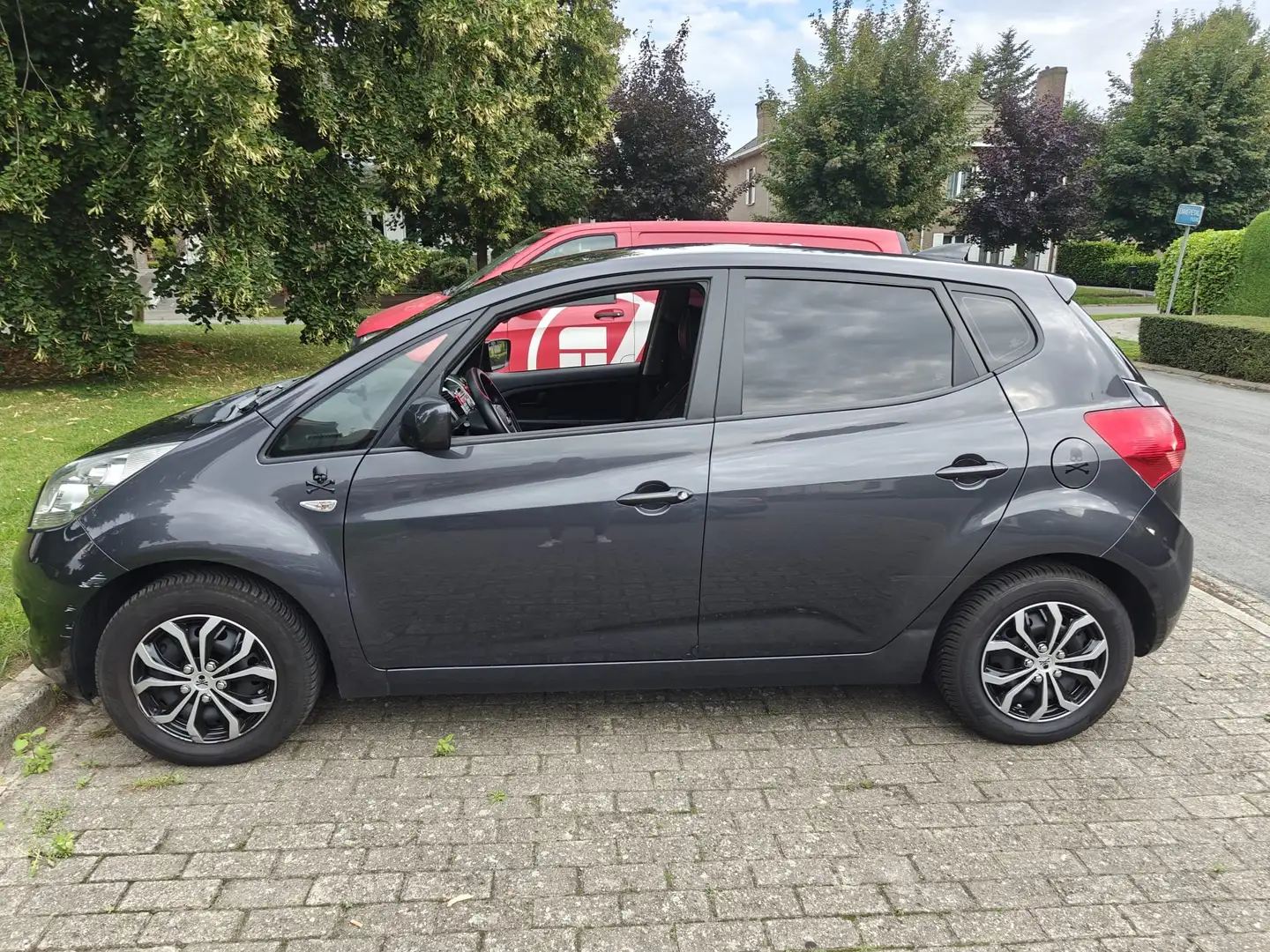 Kia Venga Venga 1.4 CRDi 90 Attract Gris - 1