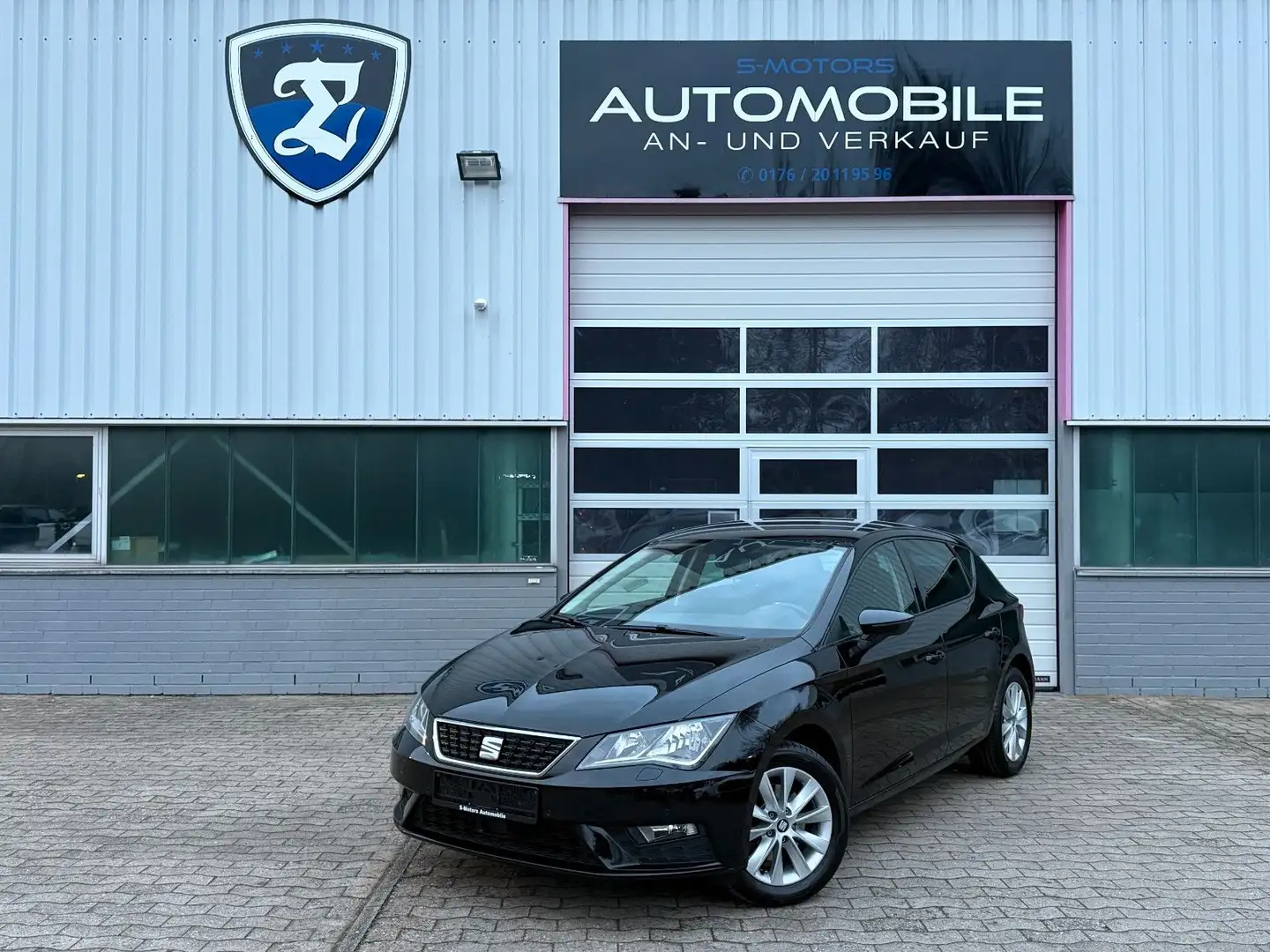 SEAT Leon Style Schwarz - 1