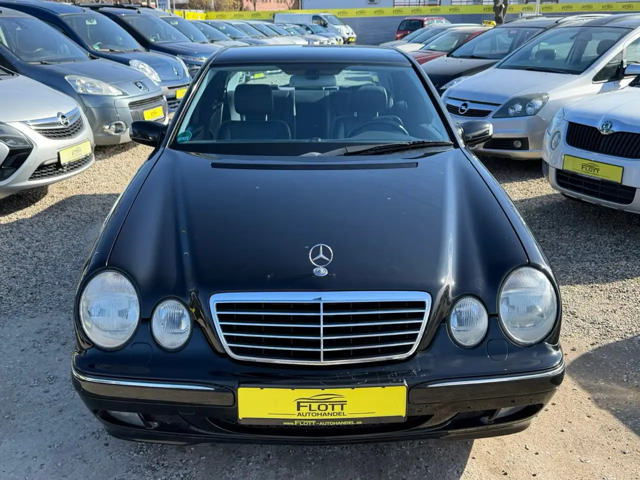Mercedes-Benz E 200 *Aut*MFL*SitzH*Klima* TÜV NEU, foto 3