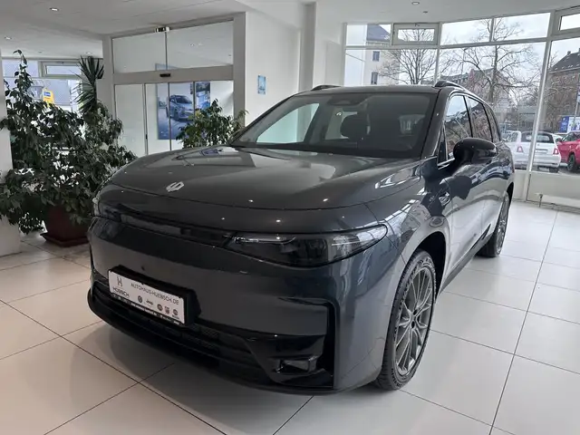 Leapmotor C10