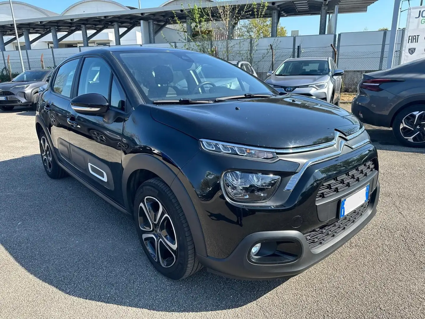 Citroen C3 III 2017 1.2 puretech Shine s&s 110cv Nero - 1