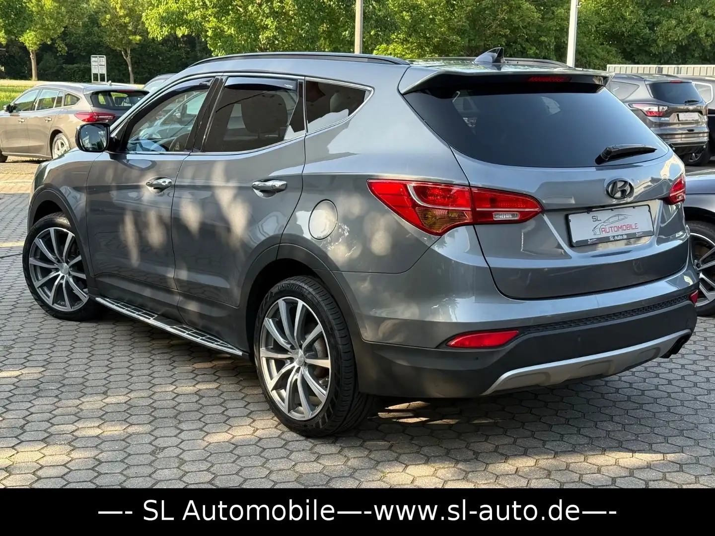 Hyundai SANTA FE 2,0 CRDI Aut.Style 4WD Leder Navi Kam P Grijs - 2