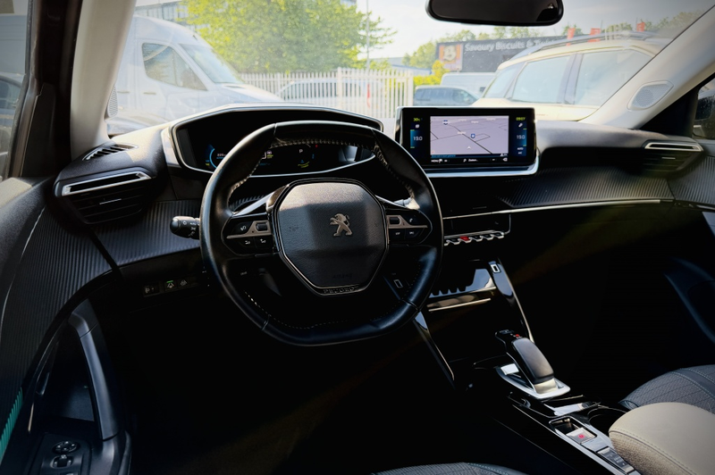 Peugeot e-2008 EV Allure 50 kWh | STOELVERW. | ADAPTIEVE CRUISE | — photo 19