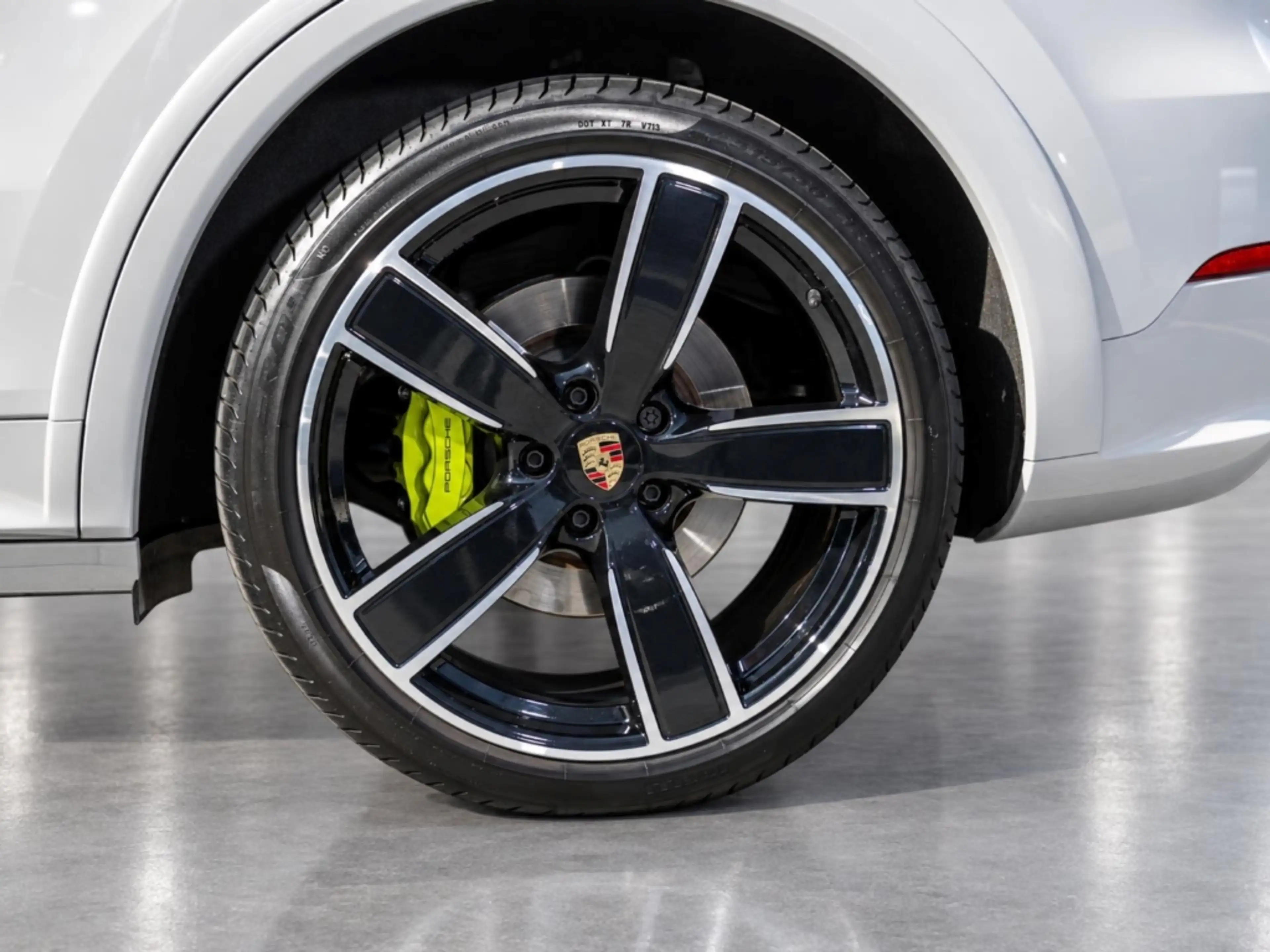 Porsche Cayenne E-Hybrid Platinum Edition Surround-View — photo 7