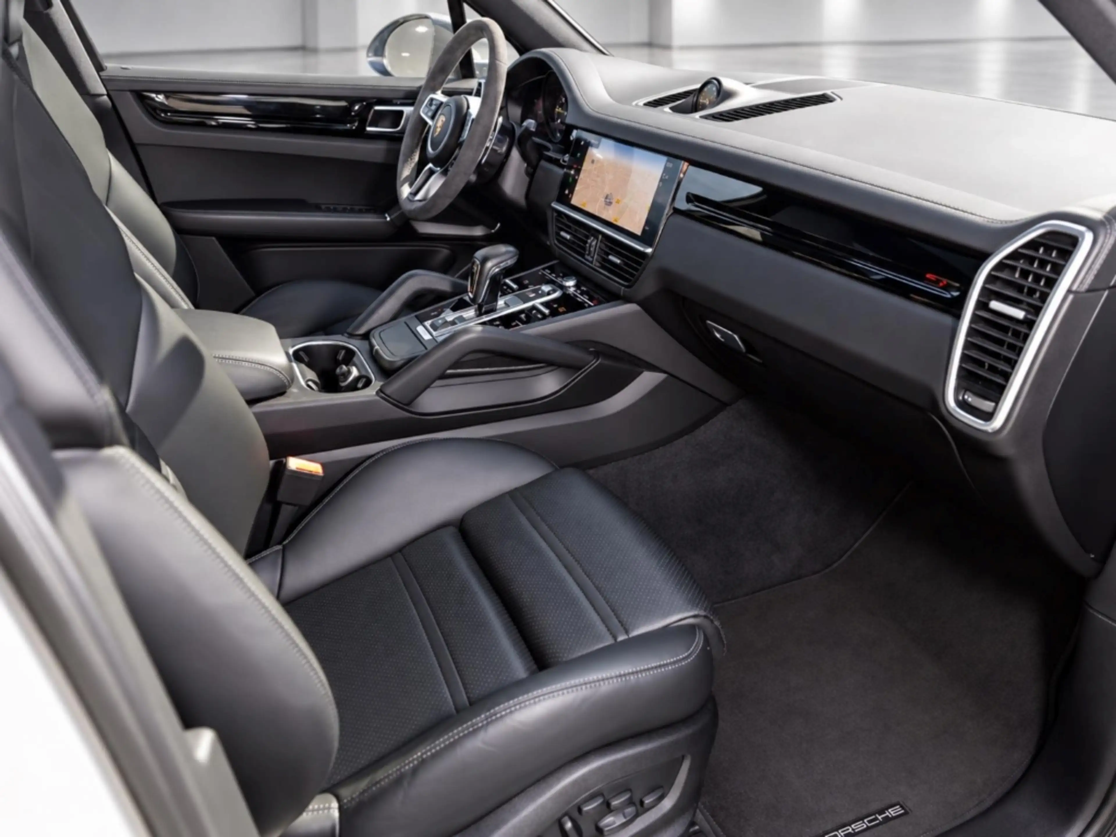 Porsche Cayenne E-Hybrid Platinum Edition Surround-View — photo 15