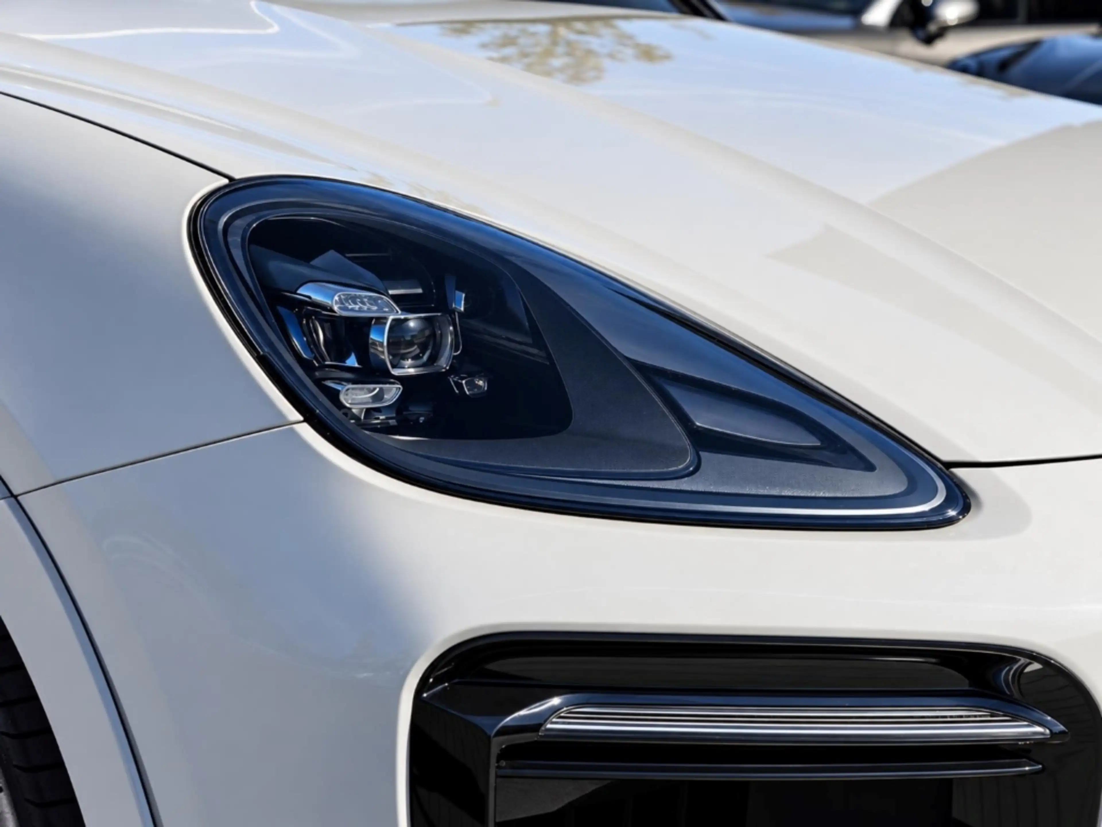 Porsche Cayenne E-Hybrid Platinum Edition Surround-View — photo 9