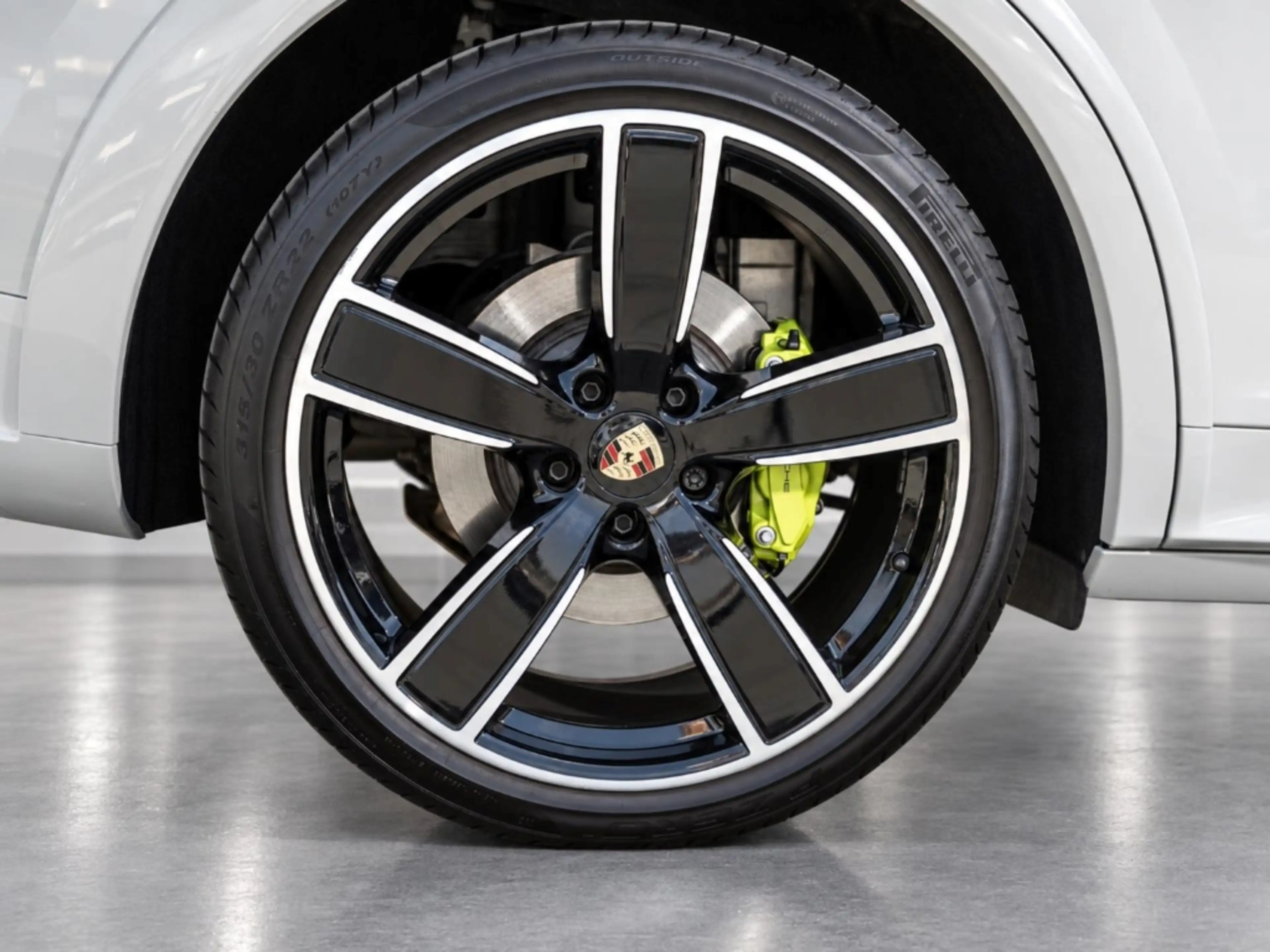 Porsche Cayenne E-Hybrid Platinum Edition Surround-View — photo 8