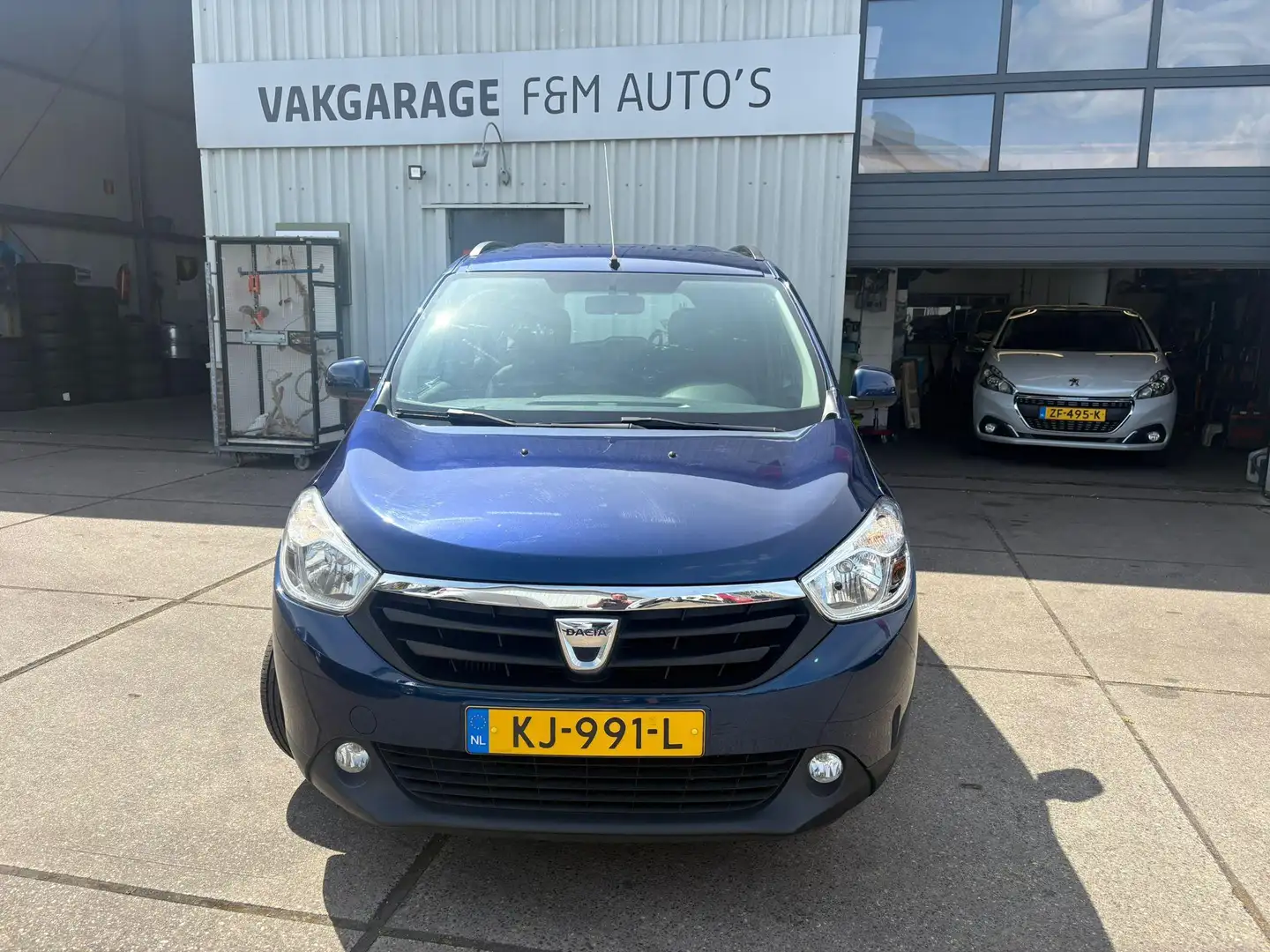 Dacia Lodgy 1.2 TCe Lauréate 5p. Blauw - 2