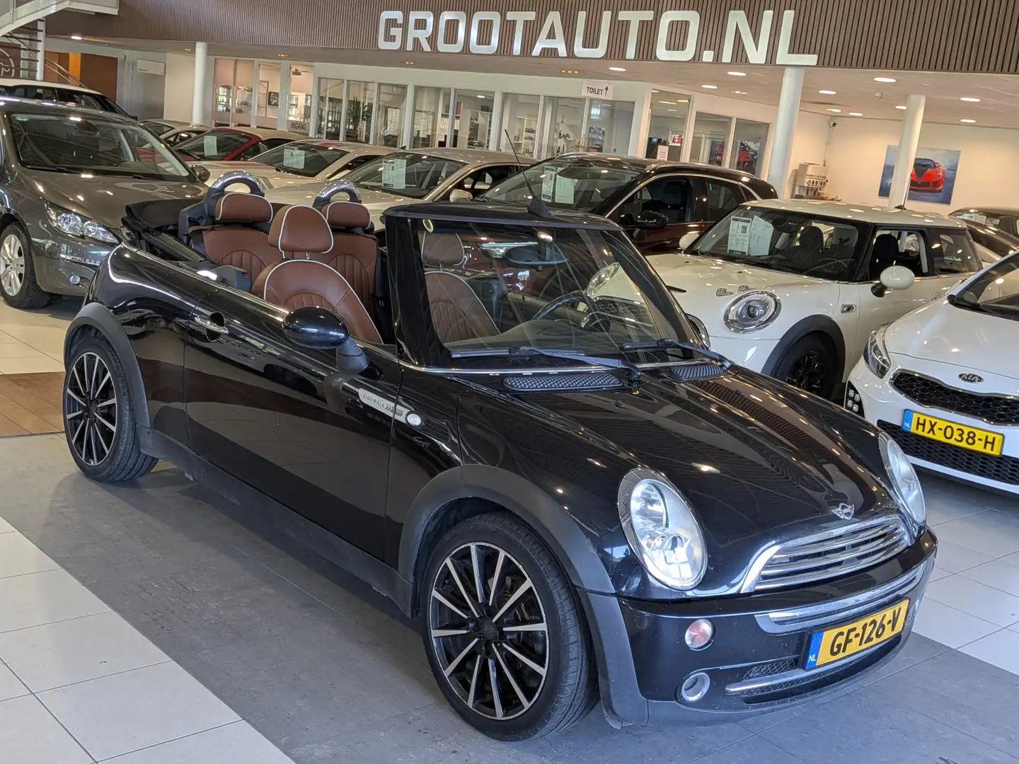 MINI One Cabrio 1.6 Sidewalk Airco, Cruise Control, Stuurbekrachti Schwarz - 1