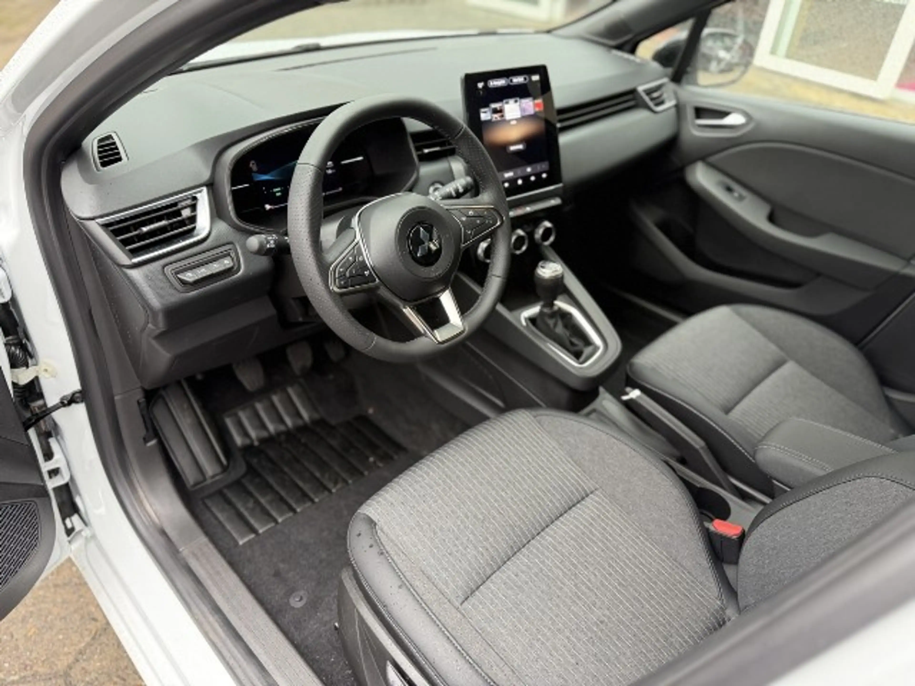 Mitsubishi Colt Edition 1.0 MT. Vorführwagen — photo 9