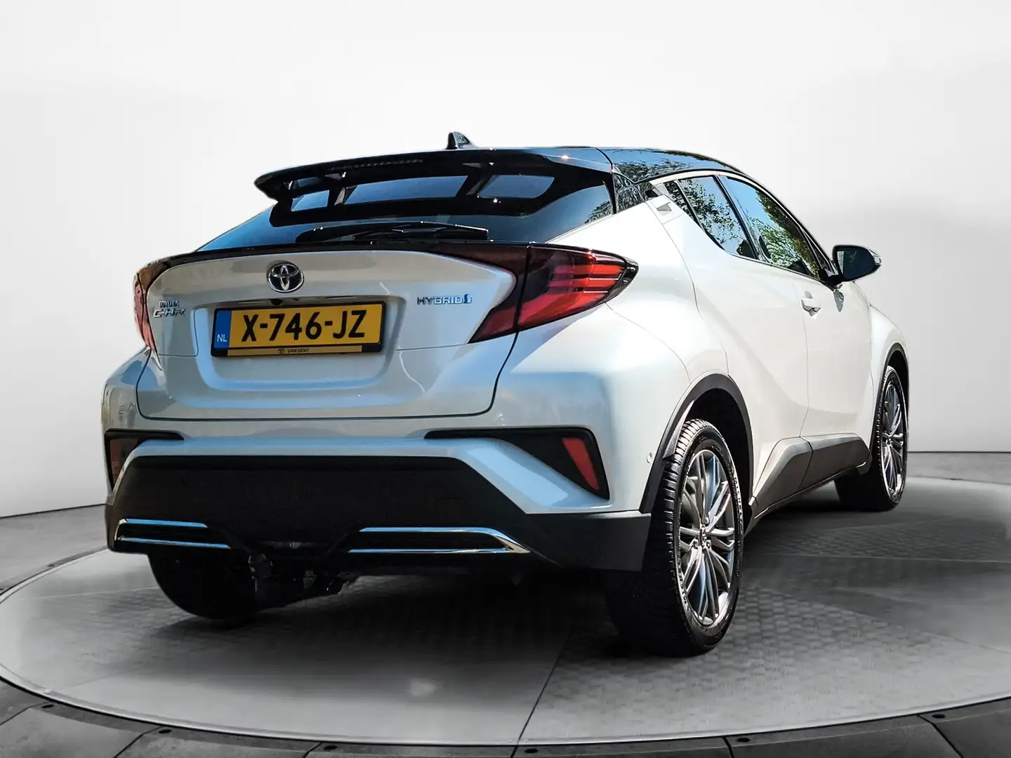 Toyota C-HR 2.0 Hybrid Executive (184PK) 1e-Eig. & Dealer-Onde Wit - 2