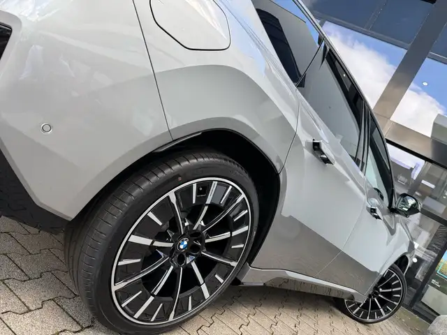 BMW Ix3 view 3