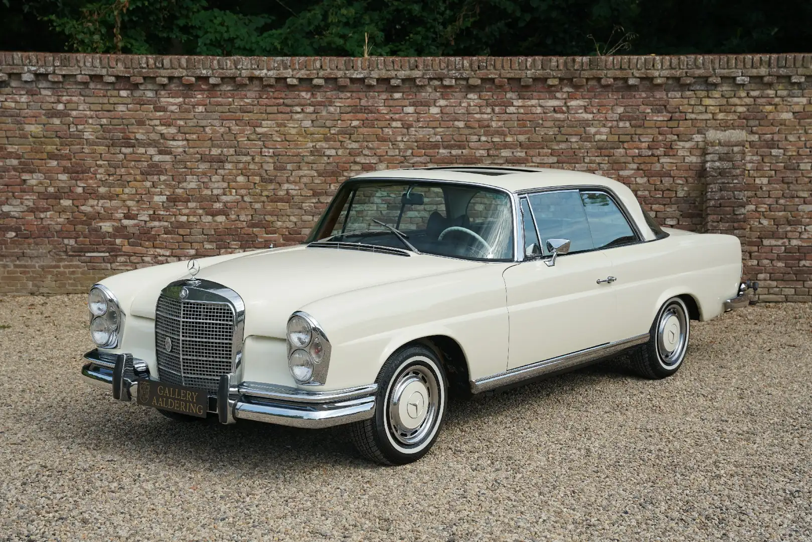 Mercedes-Benz 280 SE Coupe Manual transmission, factory sunroof, ver Blanc - 1