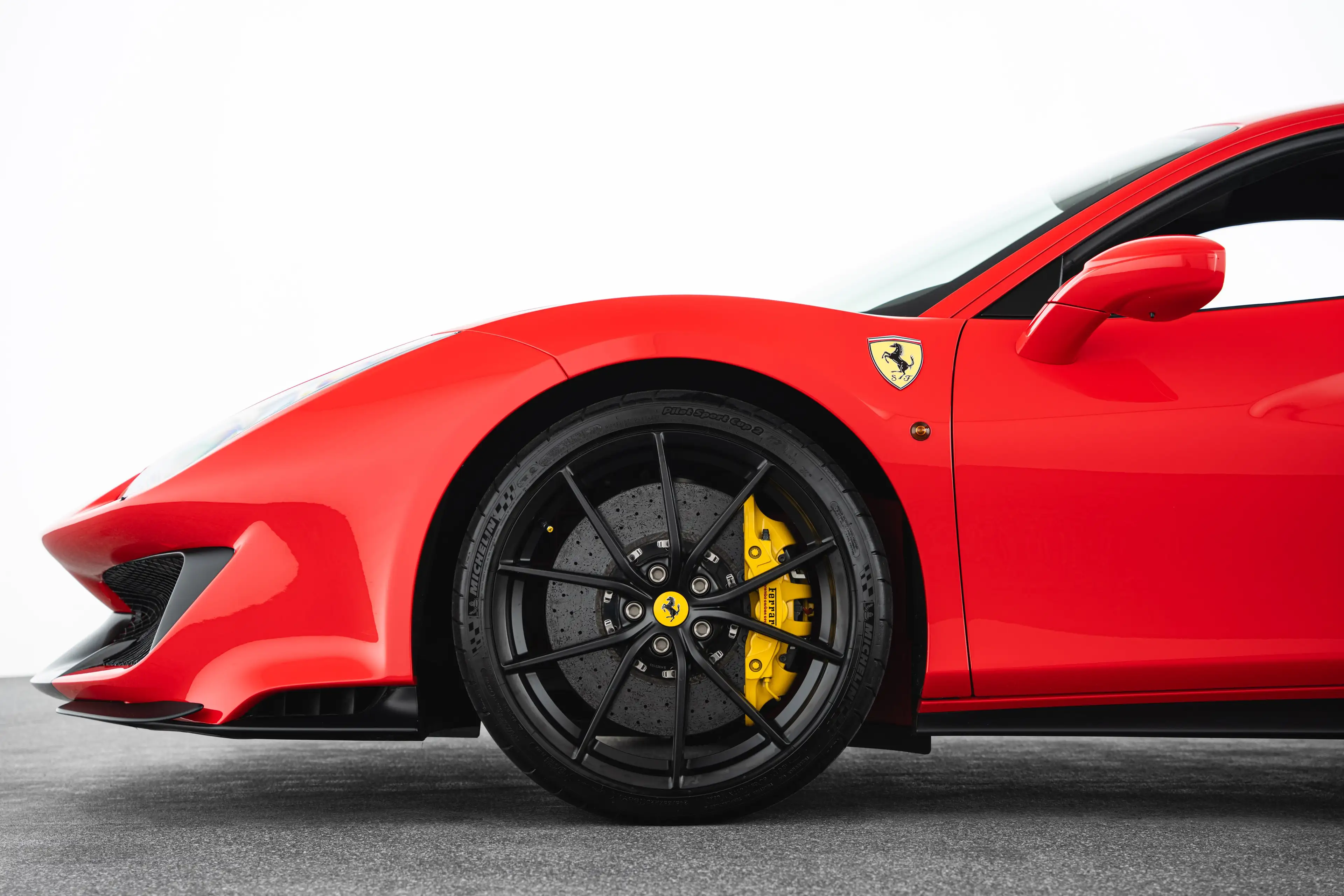 Ferrari 488 Pista — photo 9
