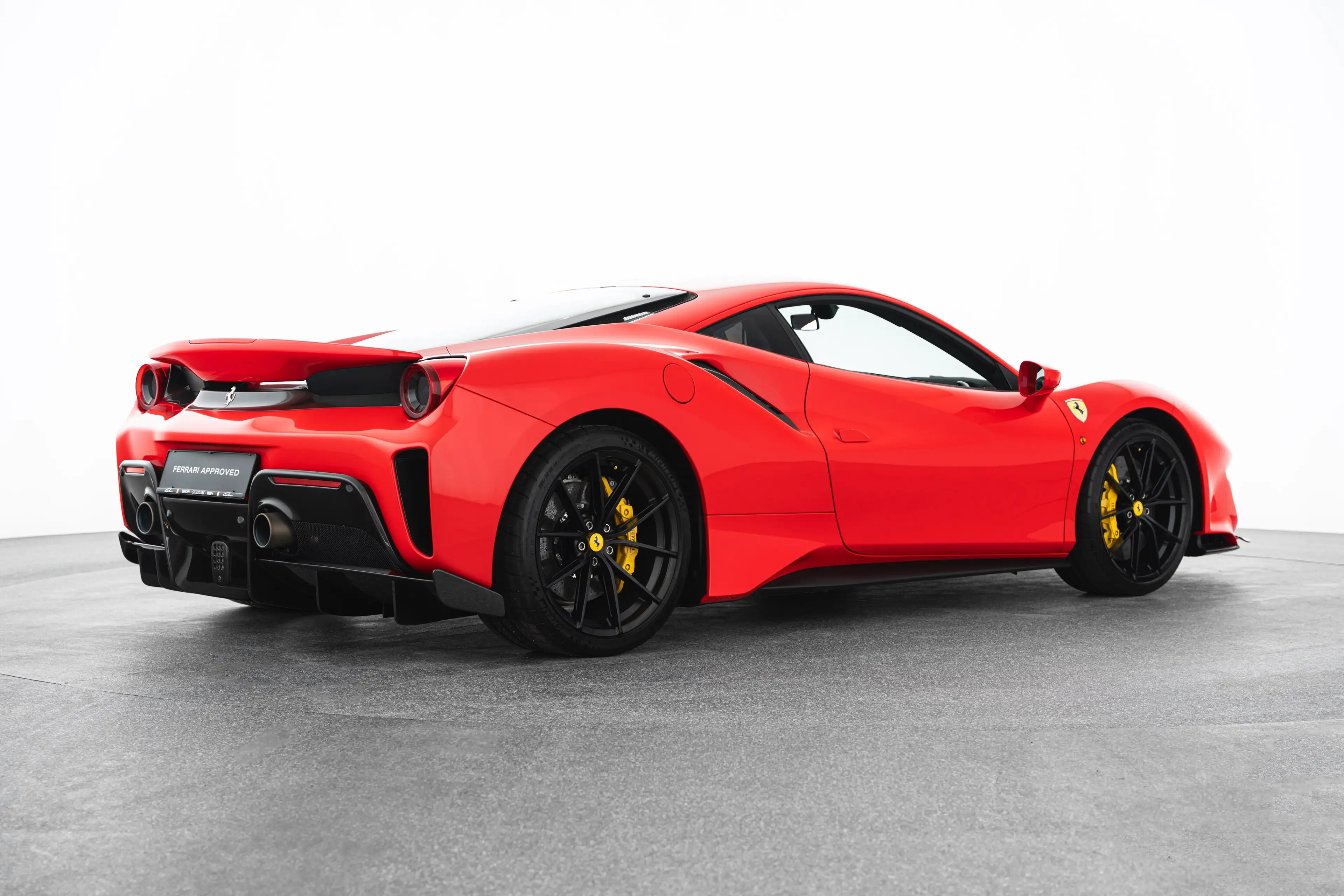Ferrari 488 Pista — photo 5