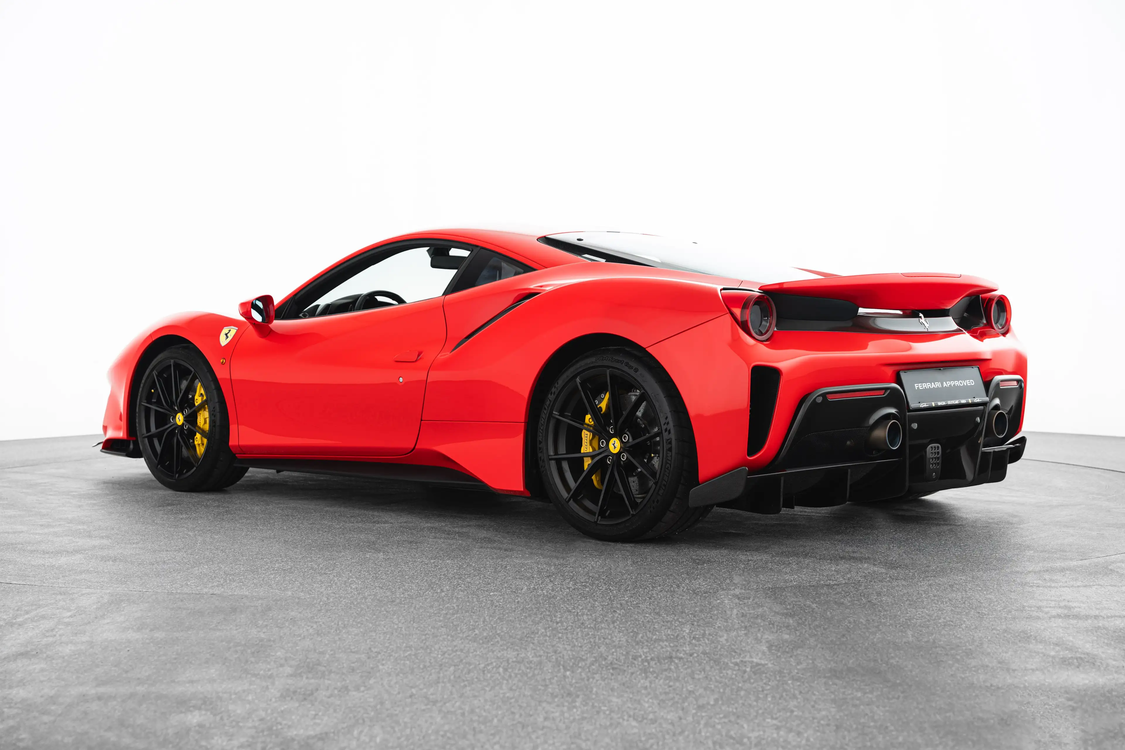 Ferrari 488 Pista — photo 7