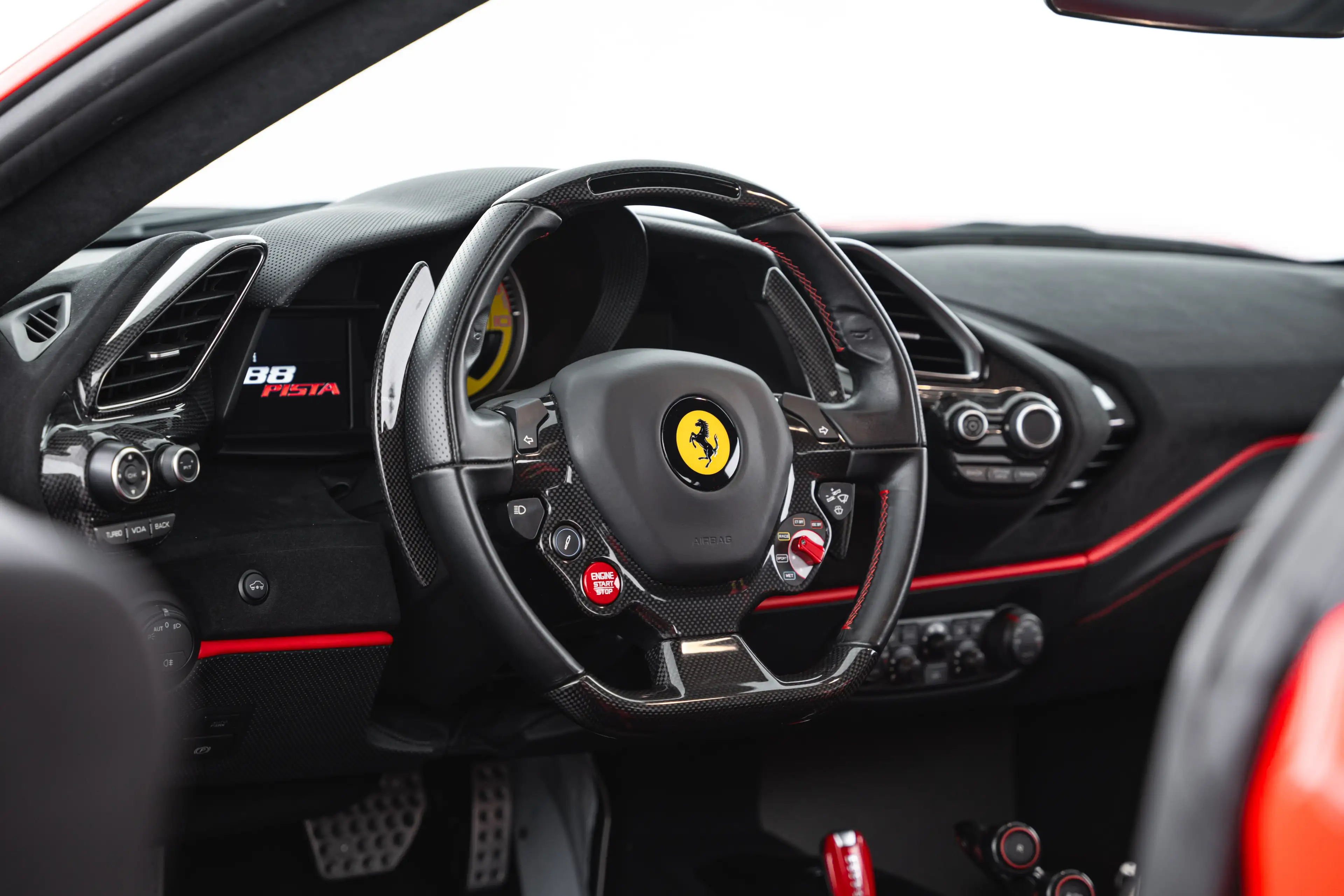 Ferrari 488 Pista — photo 15