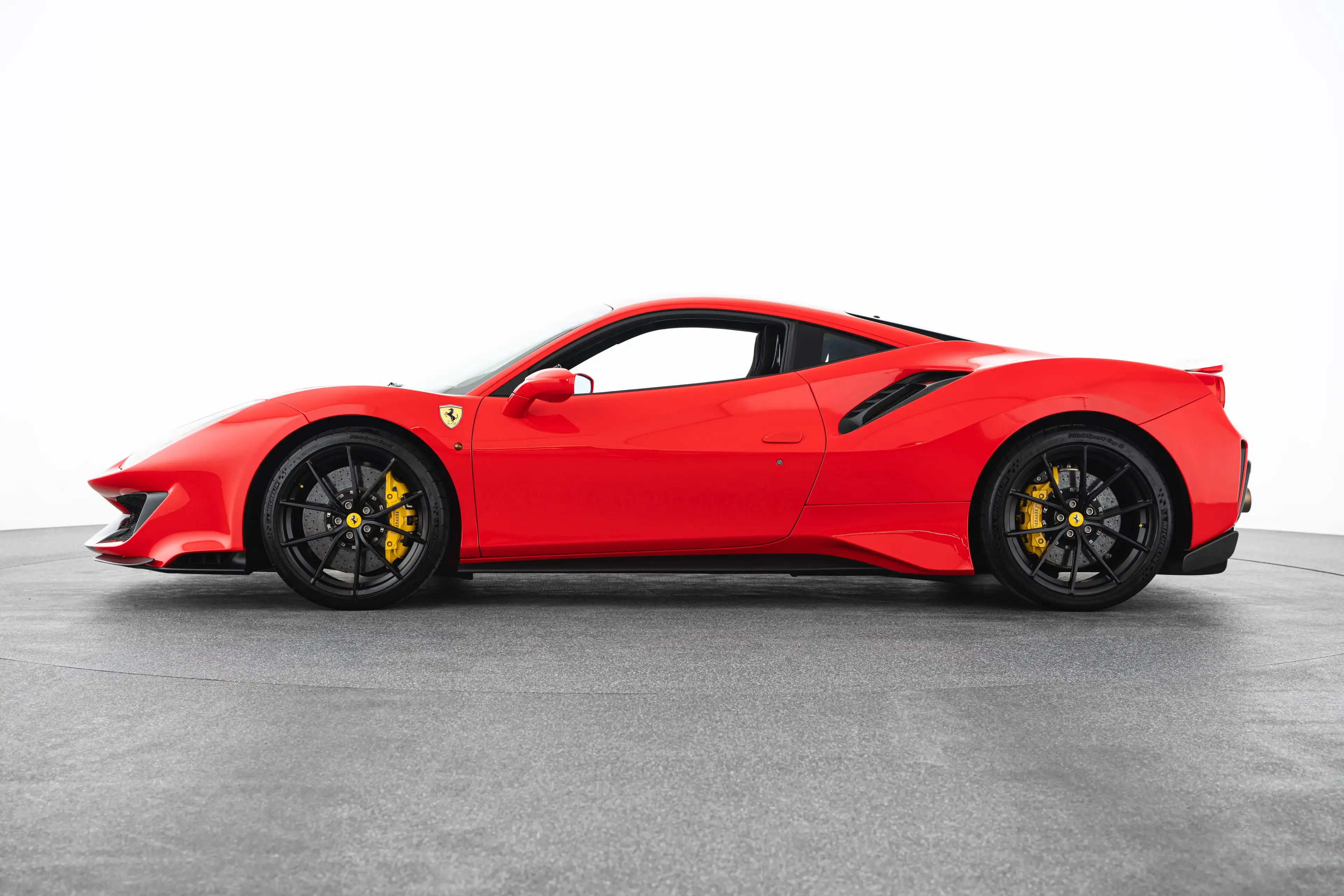 Ferrari 488 Pista — photo 8