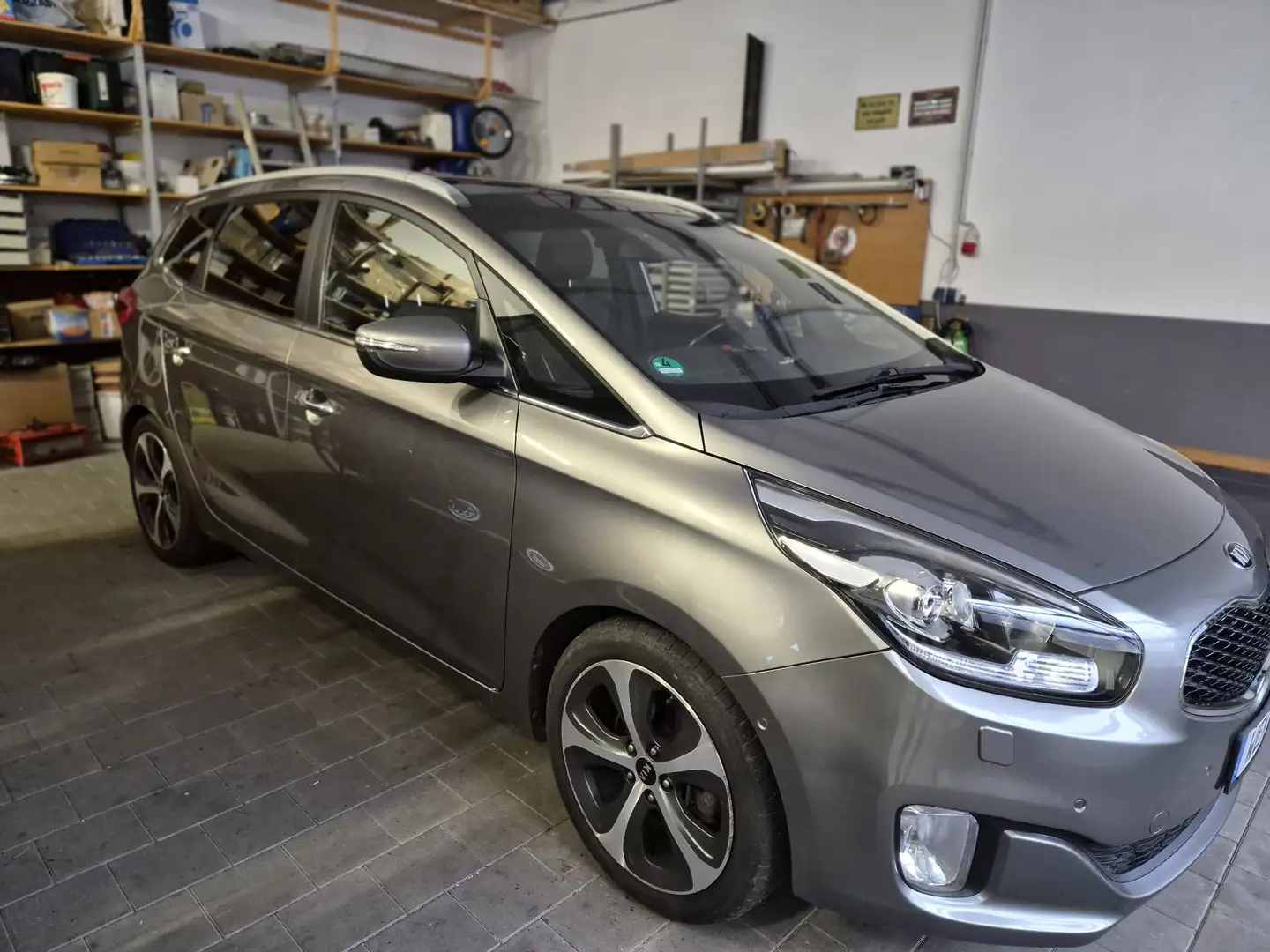Kia Carens 1.7 CRDi Spirit Silber - 1