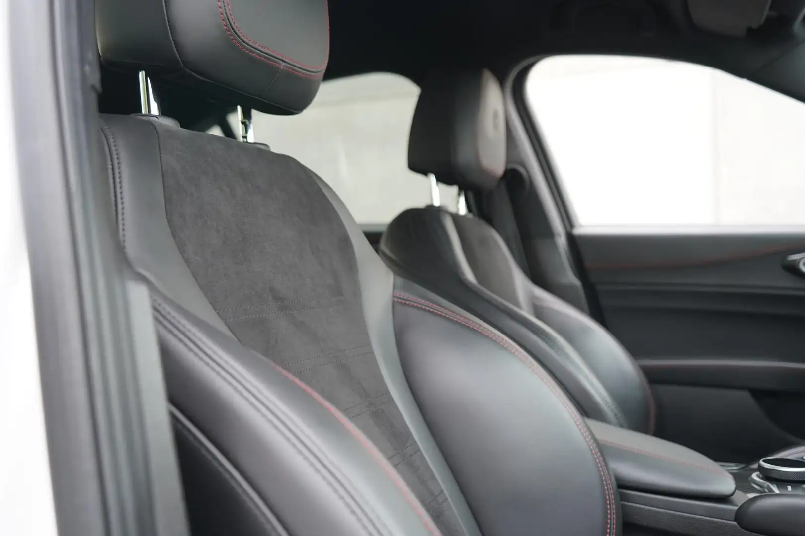 Alfa Romeo Giulia 2.9 V6 Quadrifoglio Weiß - 2