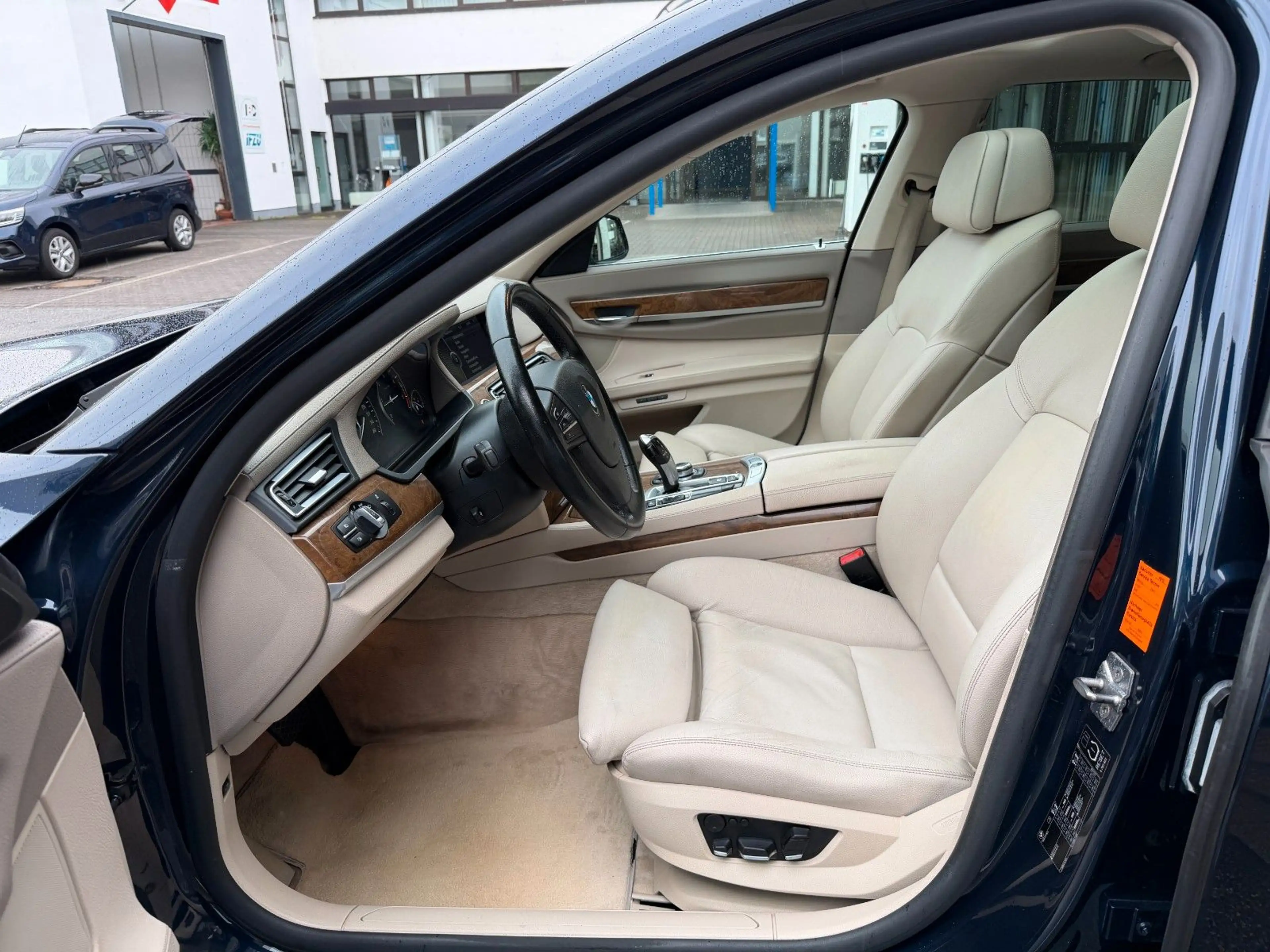 BMW 730 D/Navi/Bluetooth/Letzter Vorhalter Doktor — photo 9