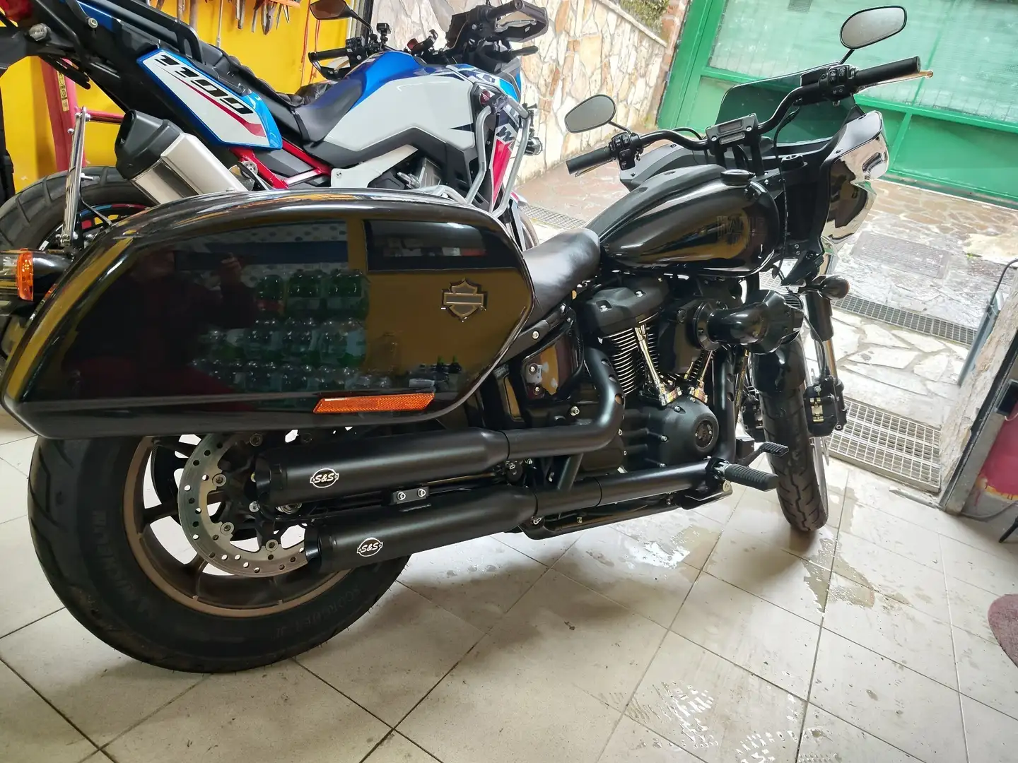 Harley-Davidson Lowrider ST Negro - 2