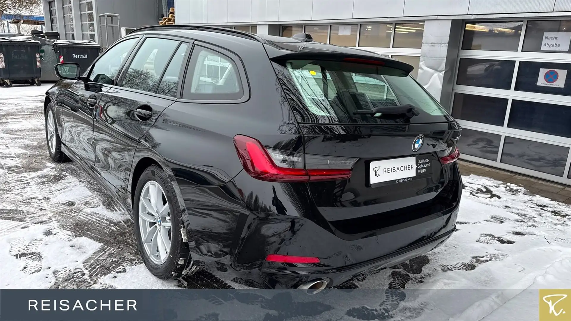 BMW 318 i A Tou LCProf,HUD,adLED,elekt. Sitze Schwarz - 2