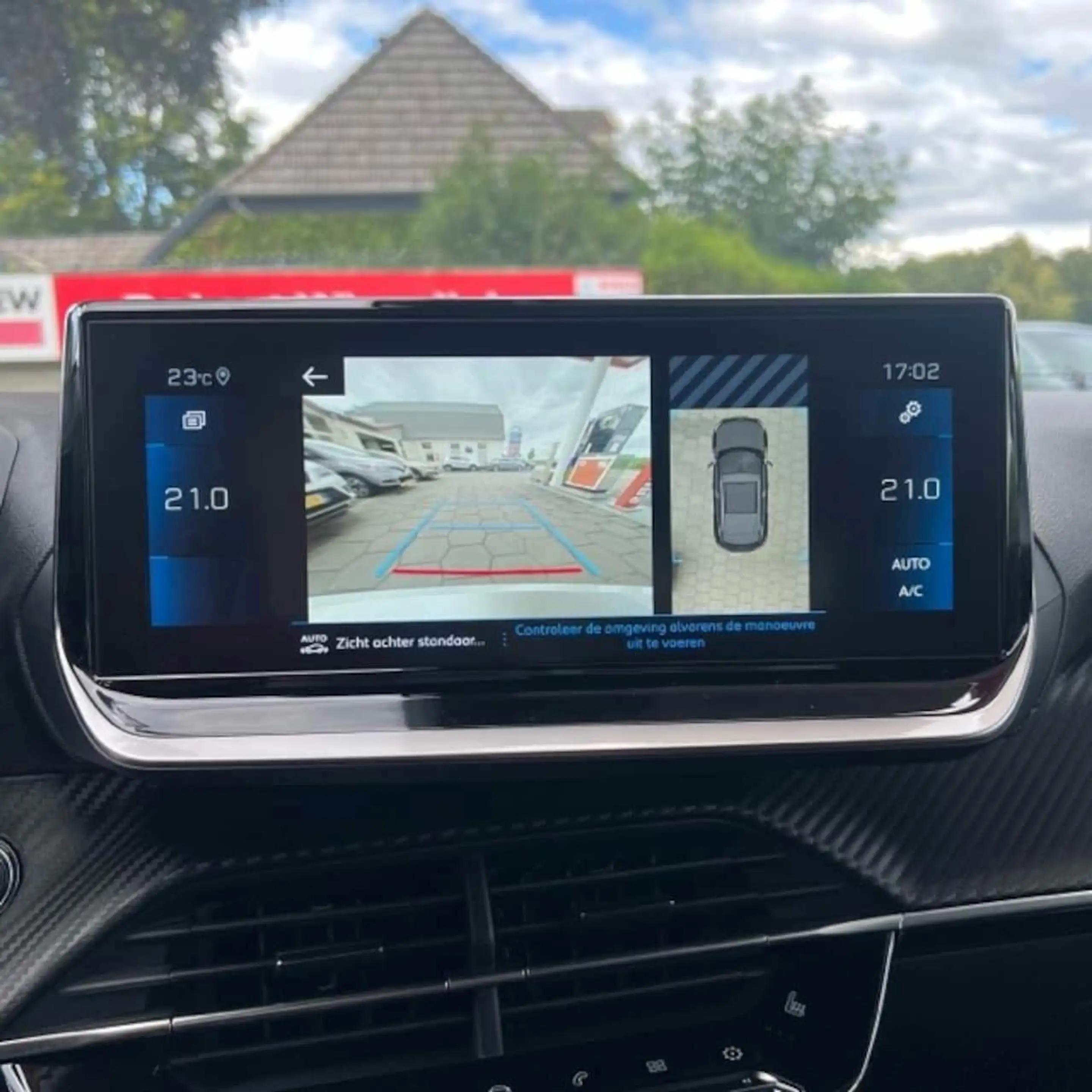 Peugeot 2008 1.2 PureTech Allure Pack — photo 11