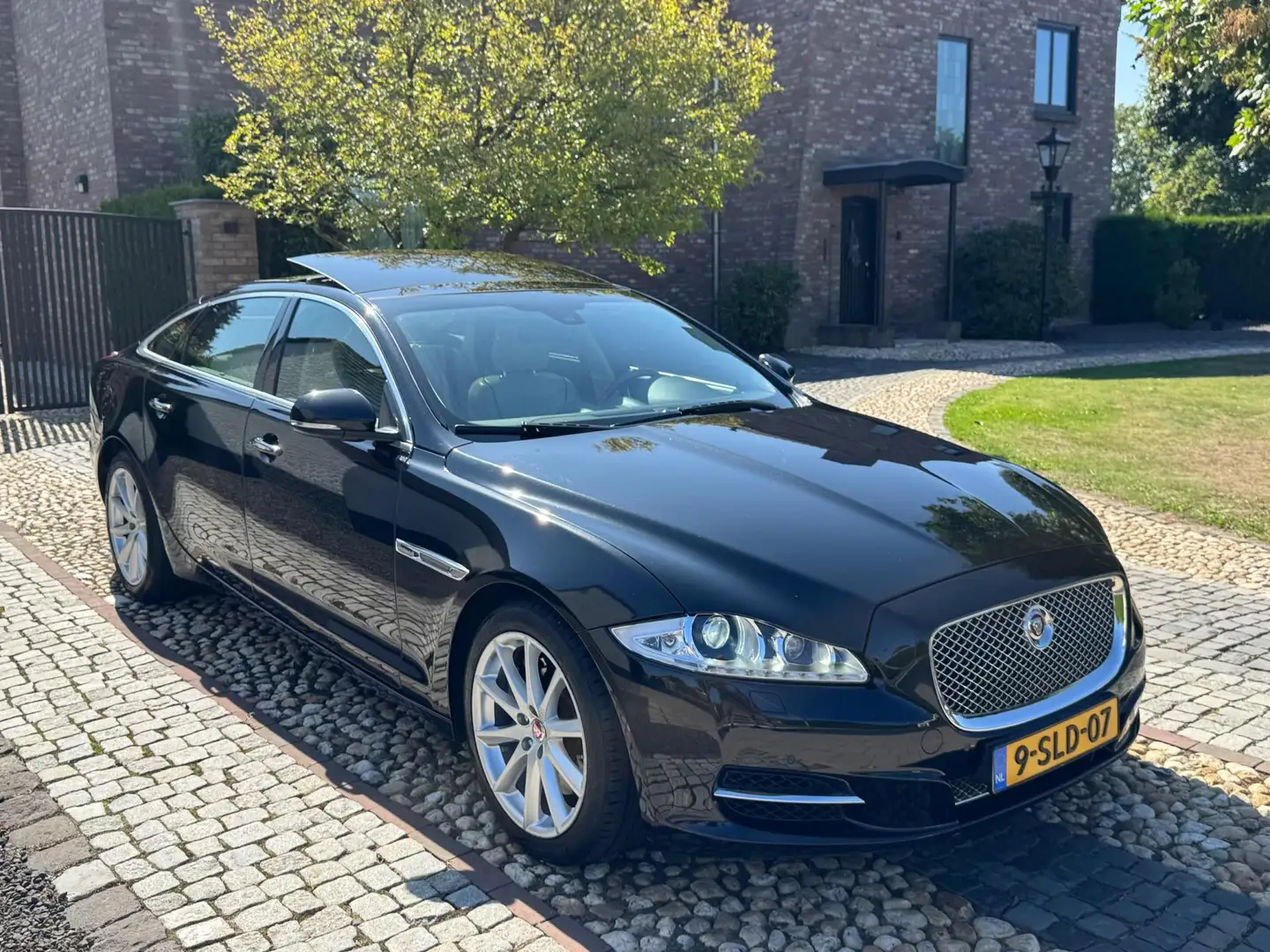 Jaguar XJ L 3.0 V6D Portfolio LWB Noir - 2