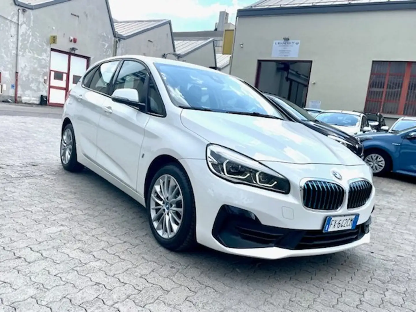 BMW 225 Serie 2 Active Tourer 225xe iPerformance Sport Bianco - 2