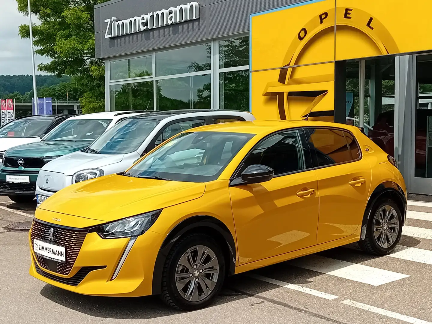 Peugeot 208 e- Allure Navi PDC SHZ Gelb - 1
