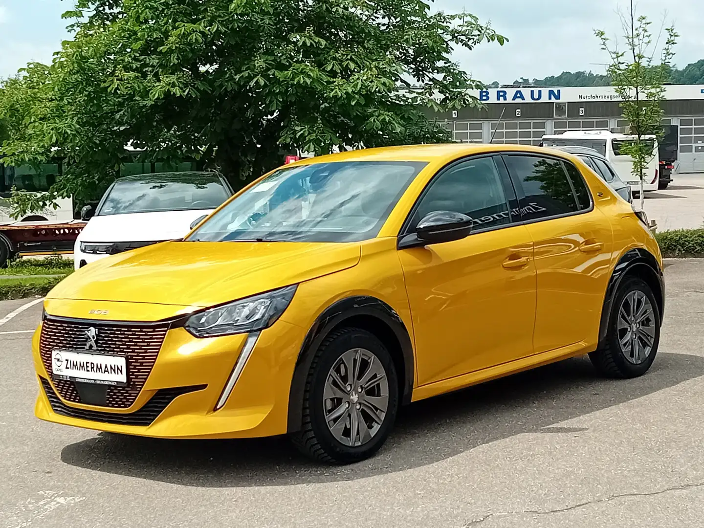 Peugeot 208 e- Allure Navi PDC SHZ Gelb - 2